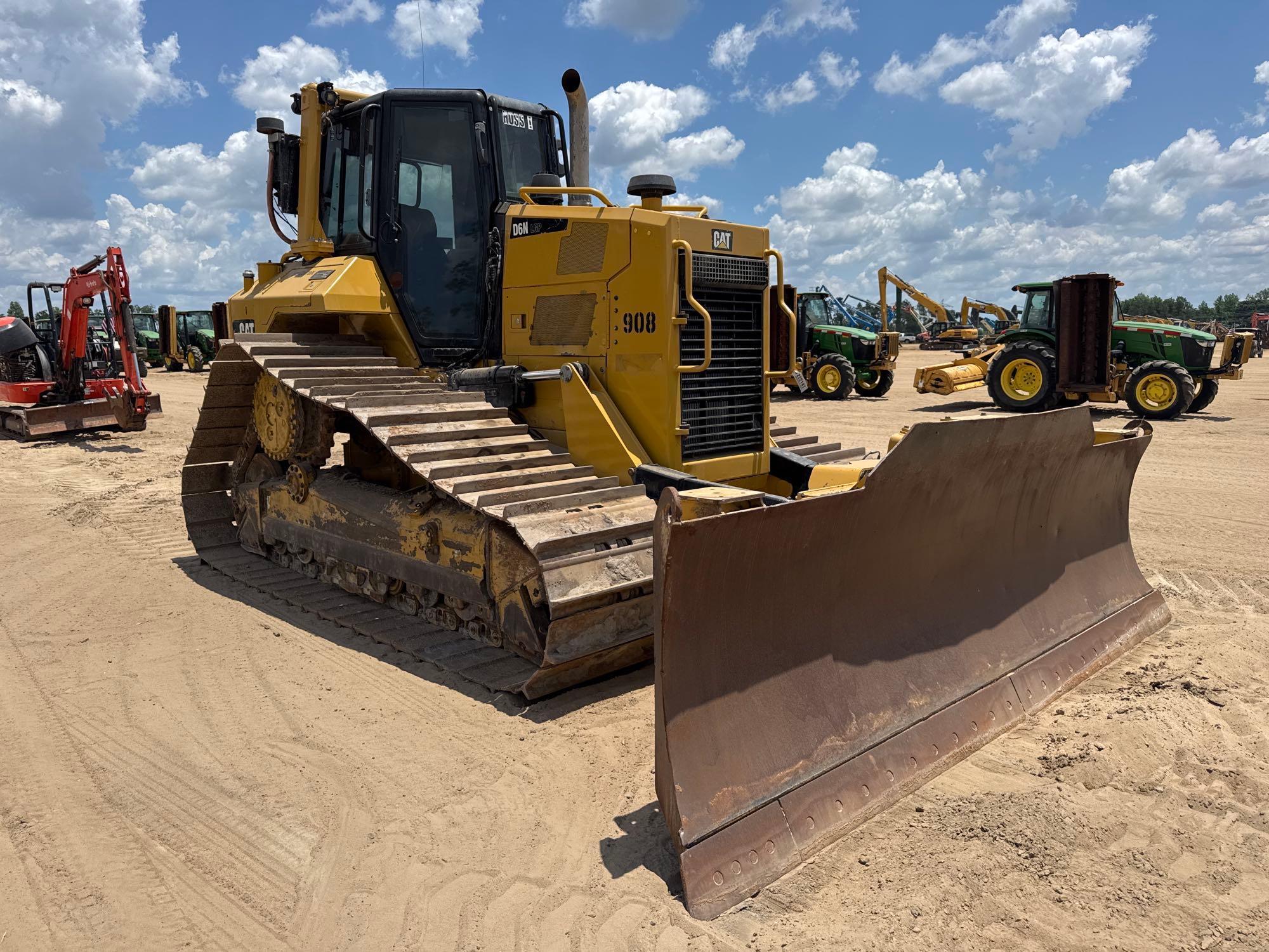 Caterpillar D6N LGP