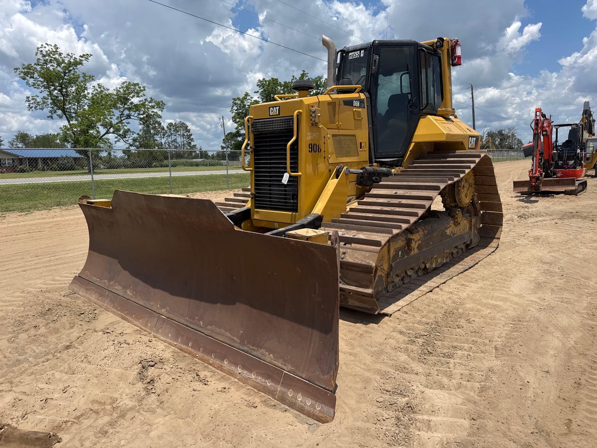 Caterpillar D6N LGP