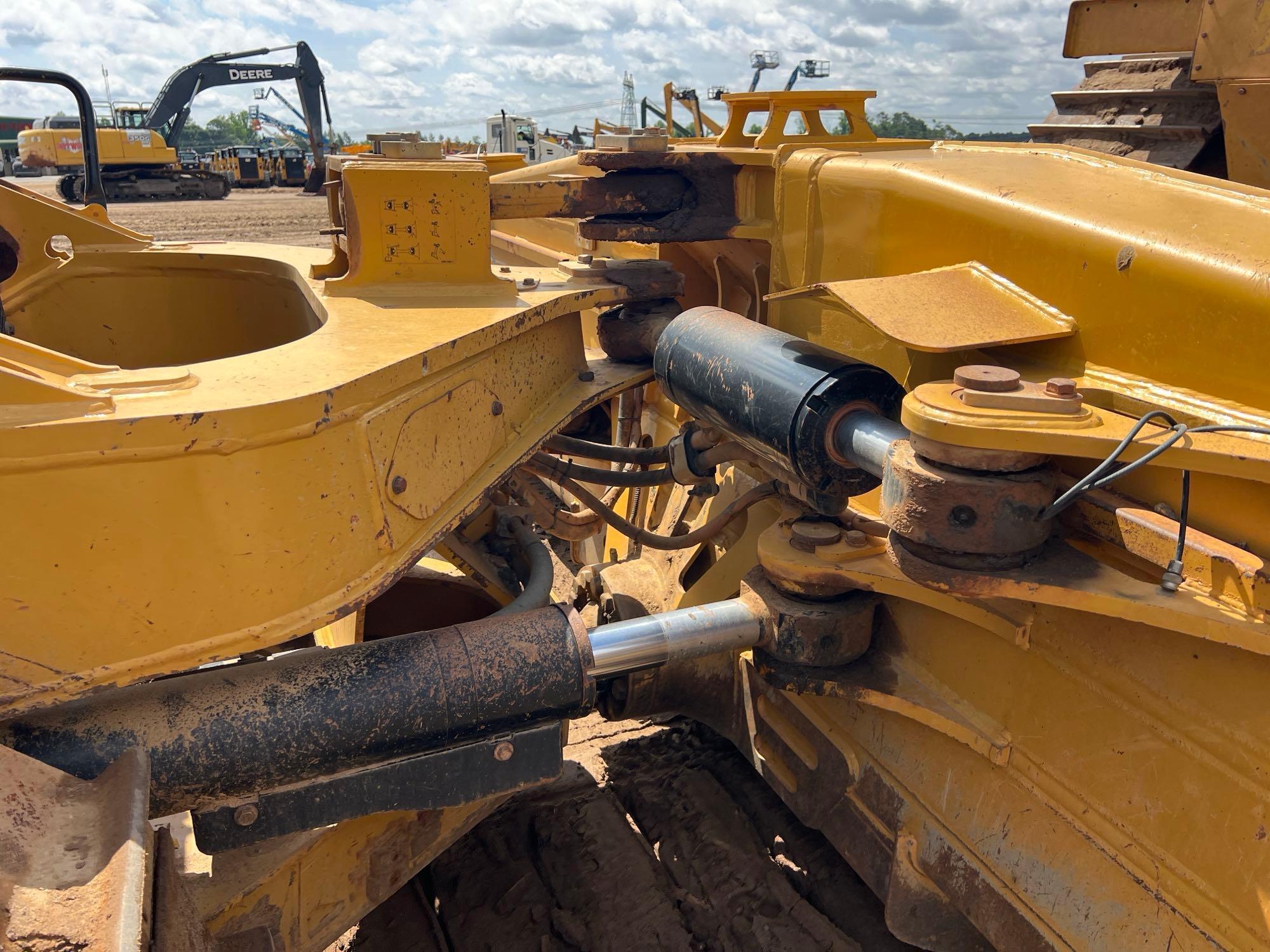 2022 Caterpillar D6T LGP