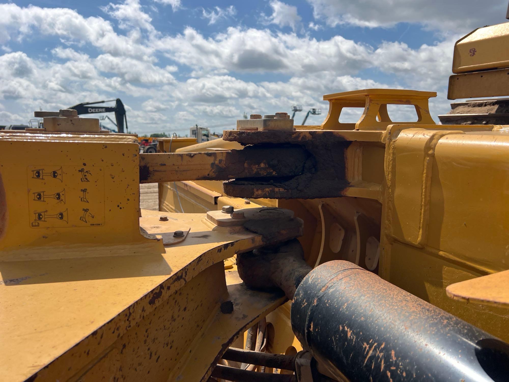 2022 Caterpillar D6T LGP