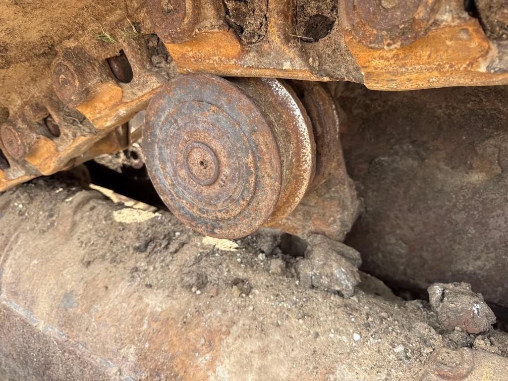 Caterpillar D6T XL