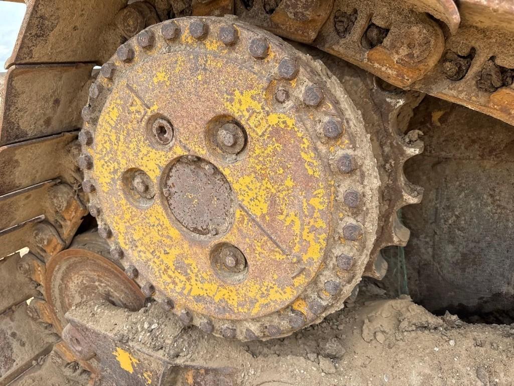 Caterpillar D6T XL