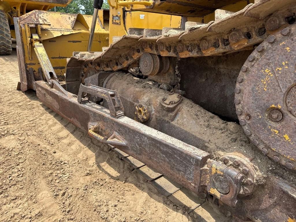 Caterpillar D6T XL