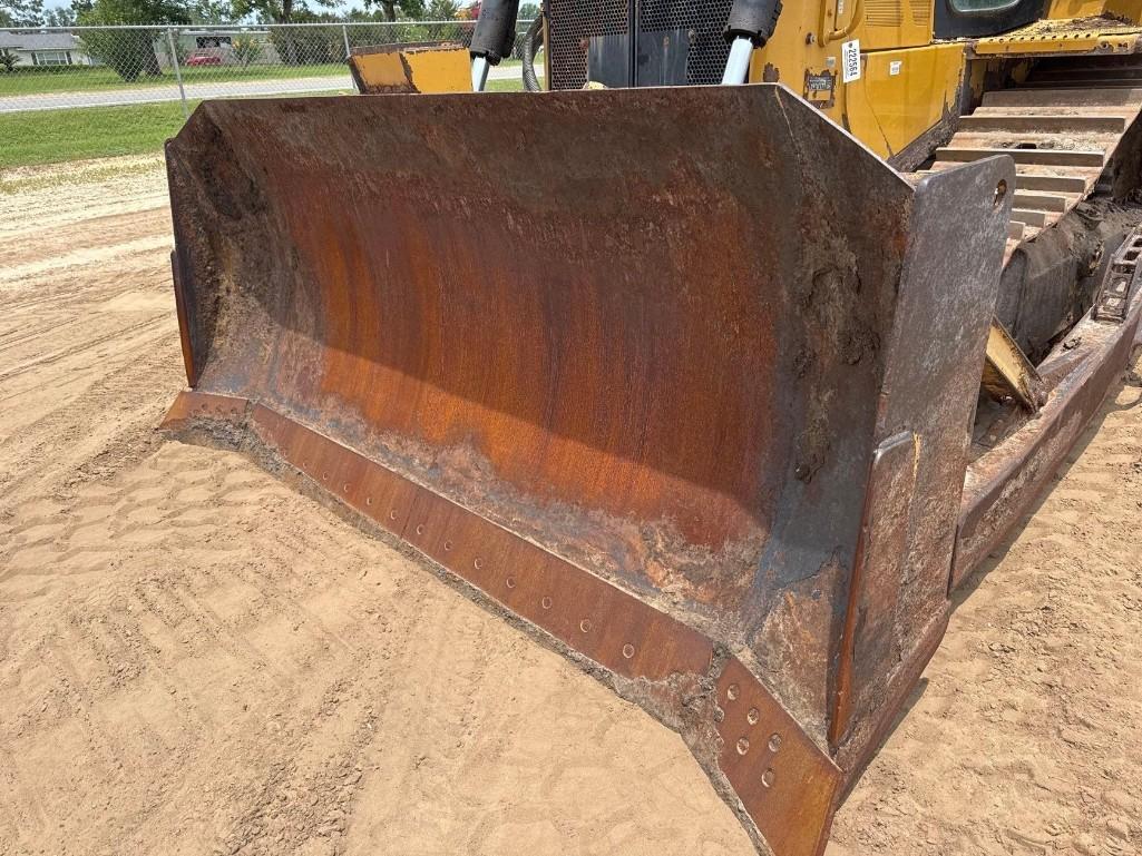 Caterpillar D6T XL