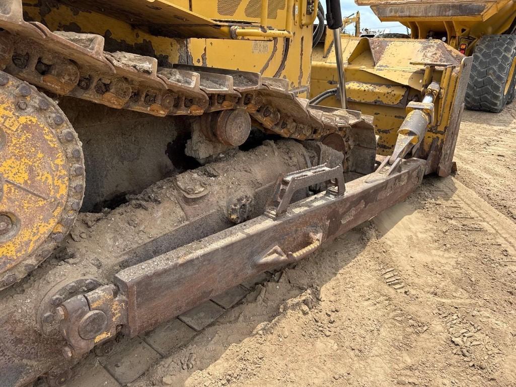 Caterpillar D6T XL