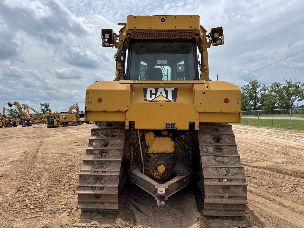 Caterpillar D6T XL
