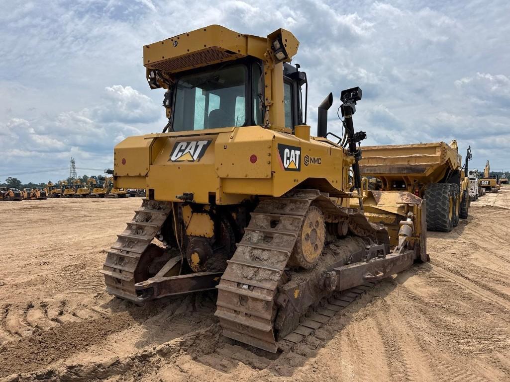 Caterpillar D6T XL