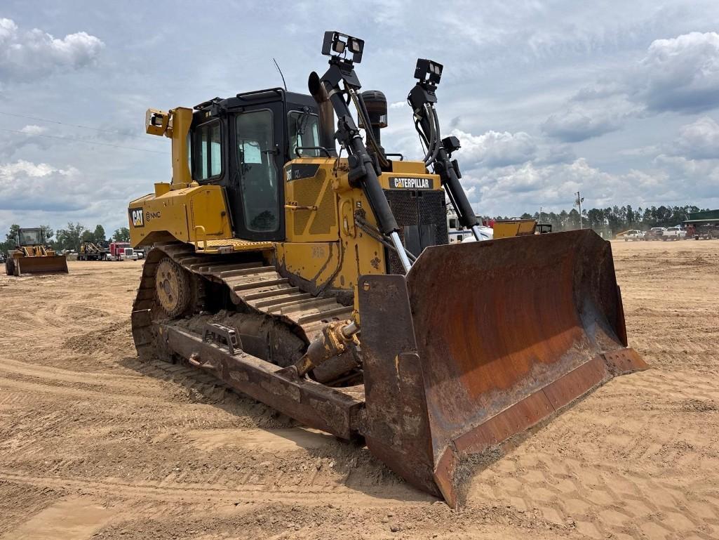 Caterpillar D6T XL
