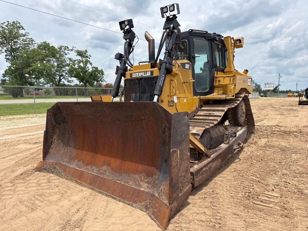 Caterpillar D6T XL