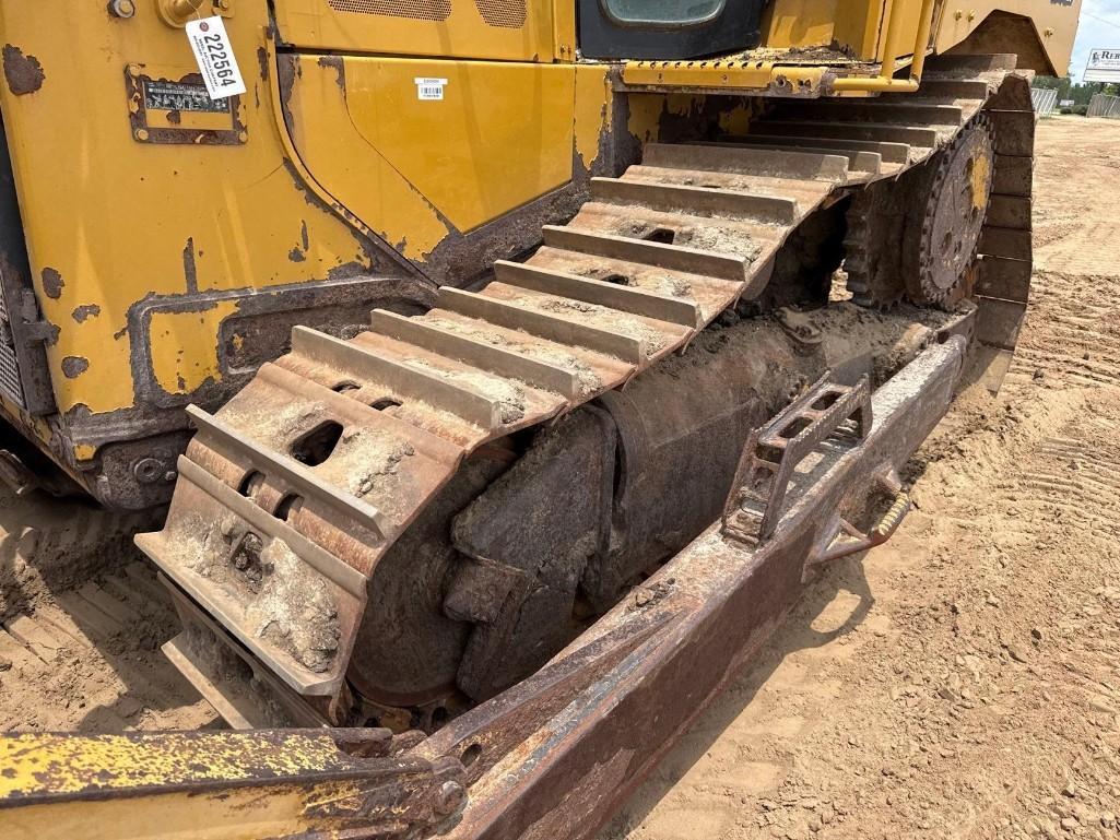 Caterpillar D6T XL