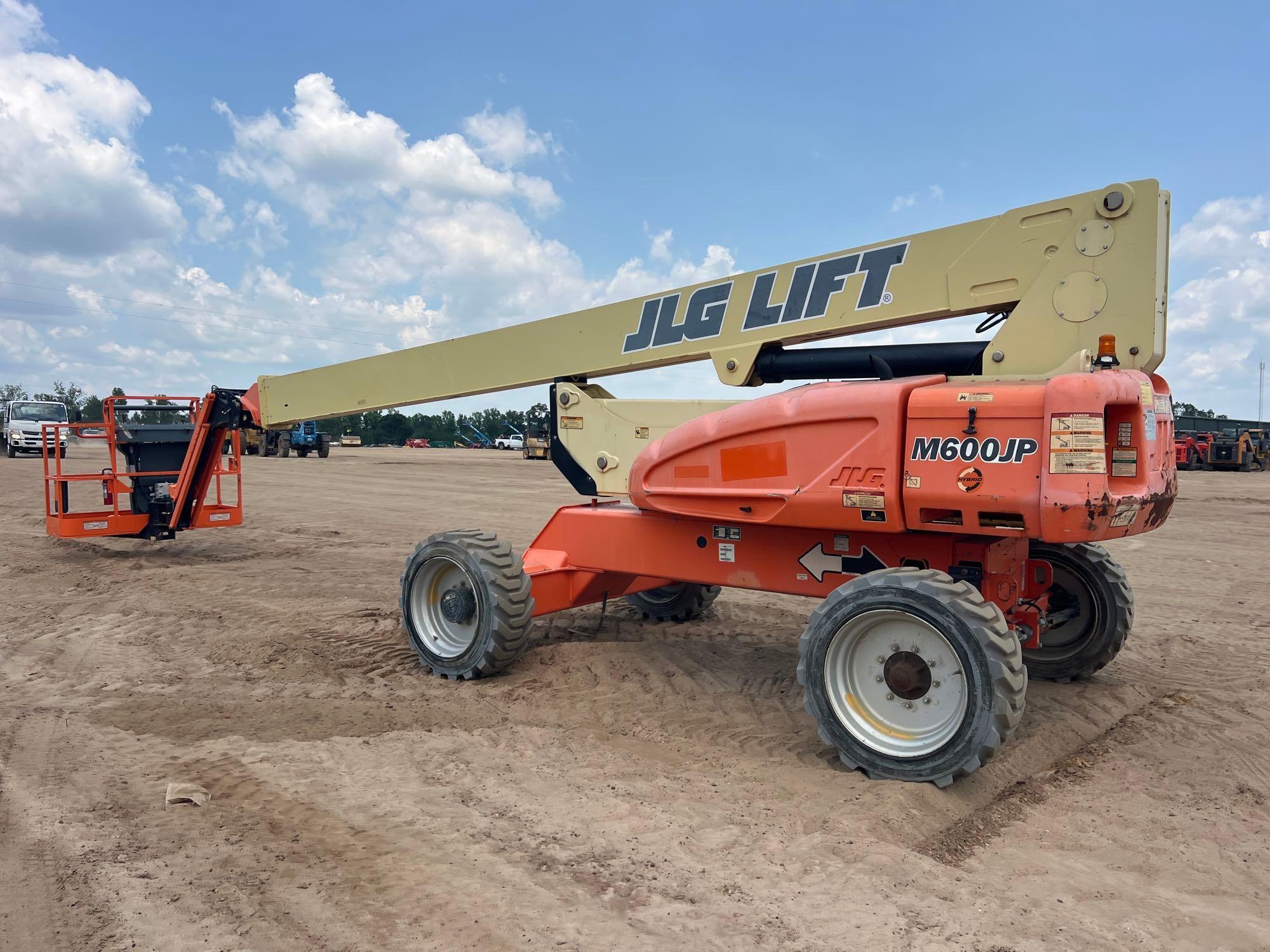JLG M600JP