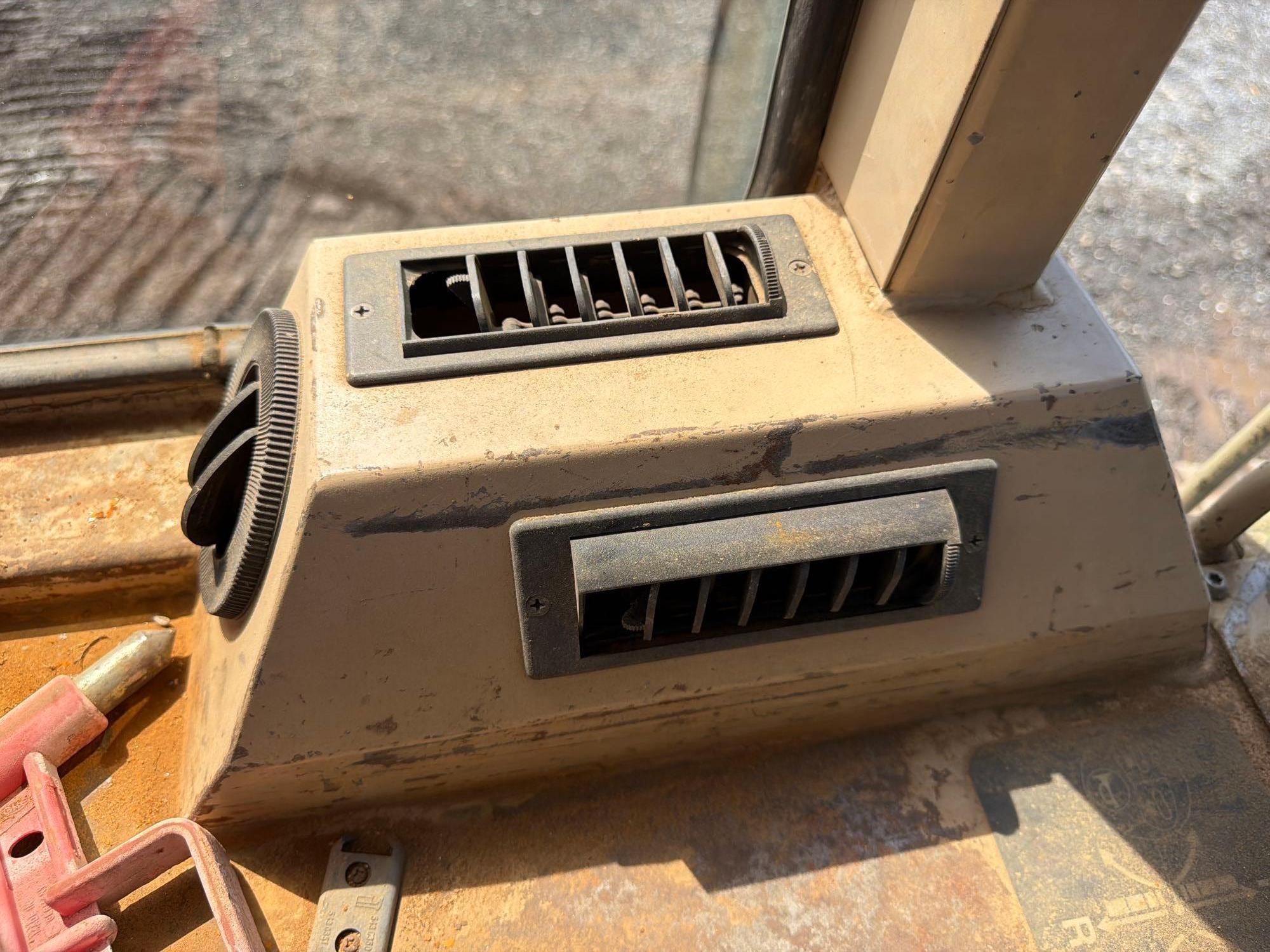 1998 Caterpillar D3C
