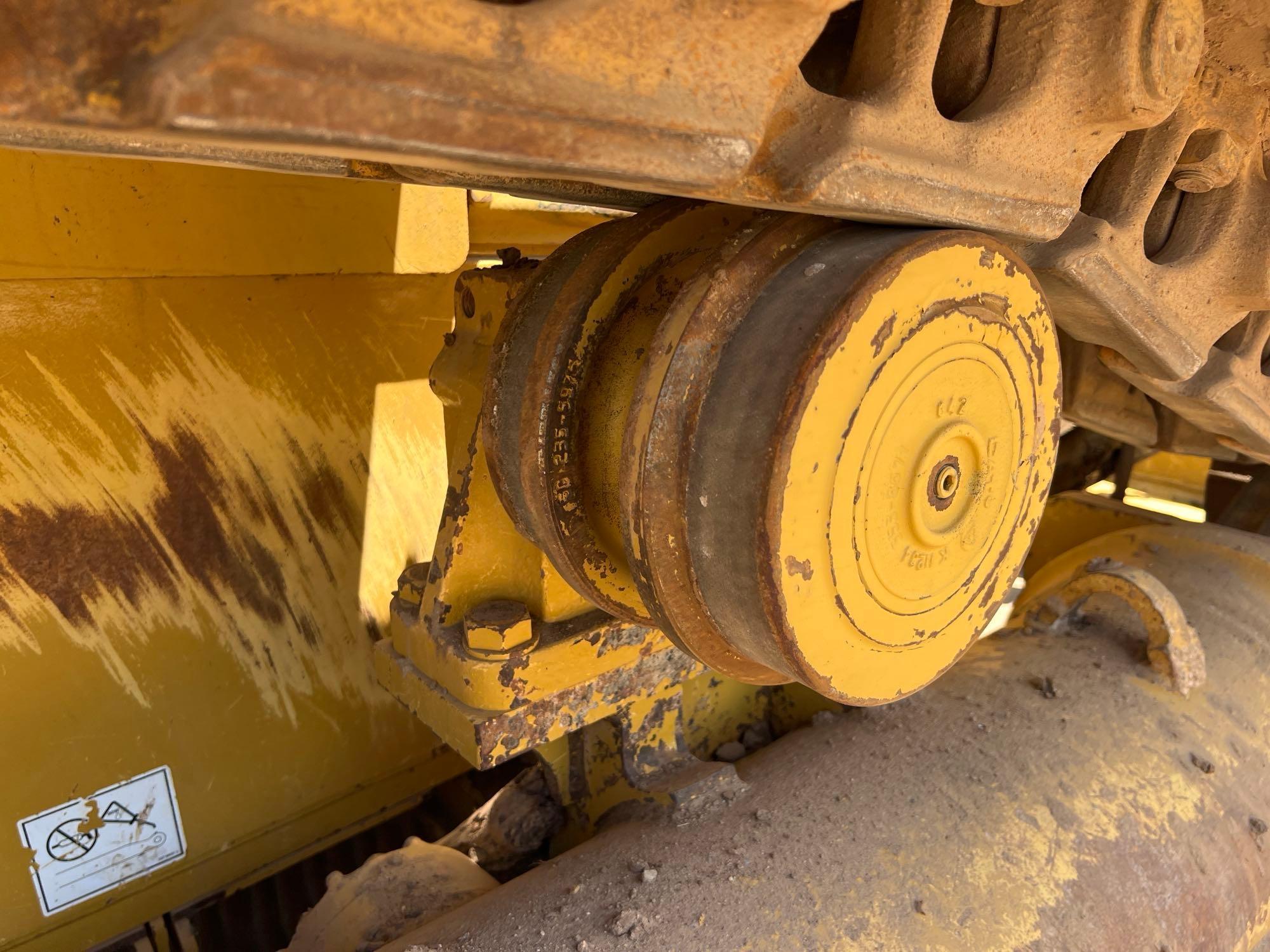Caterpillar D6T XL