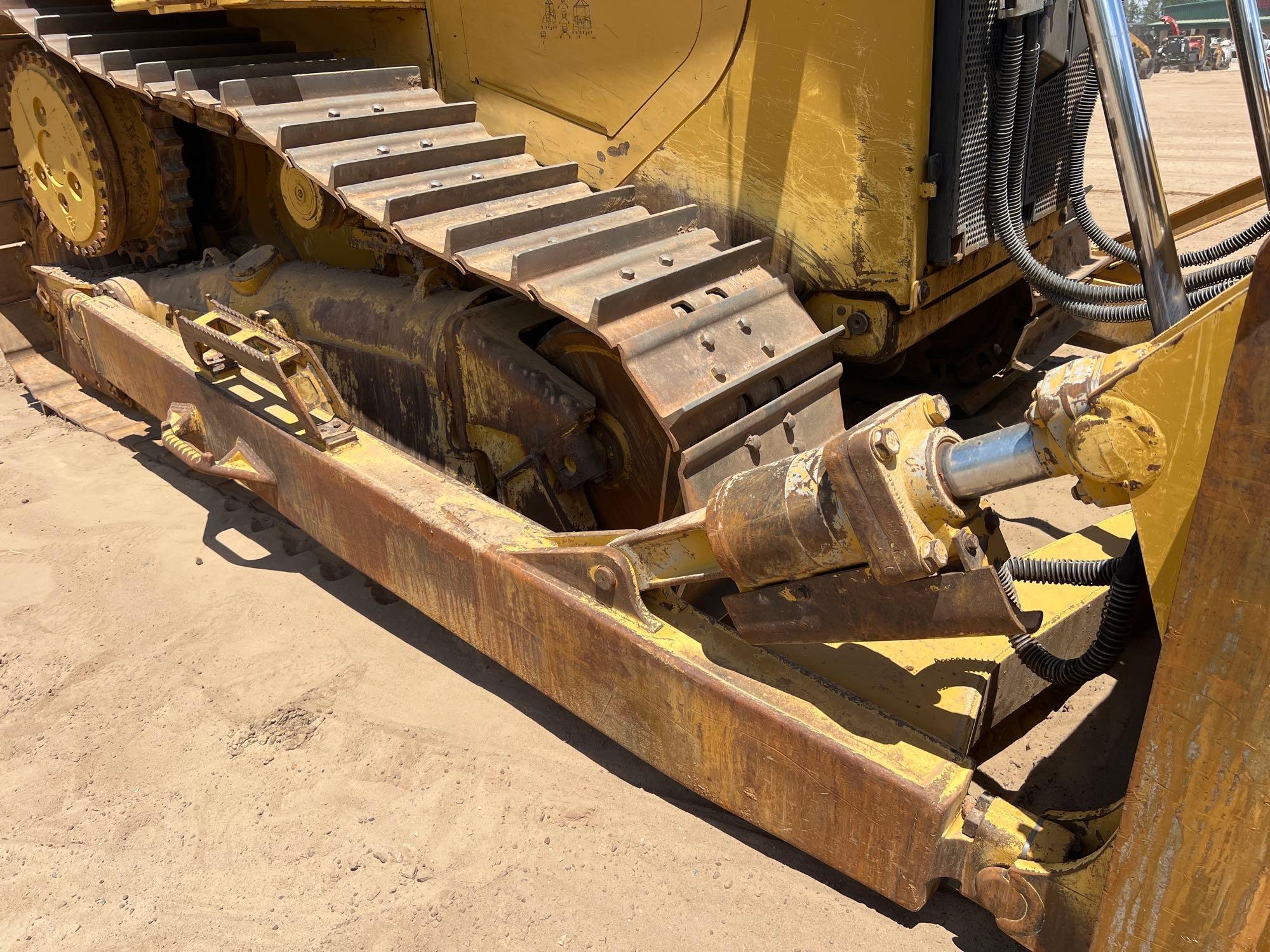 Caterpillar D6T XL