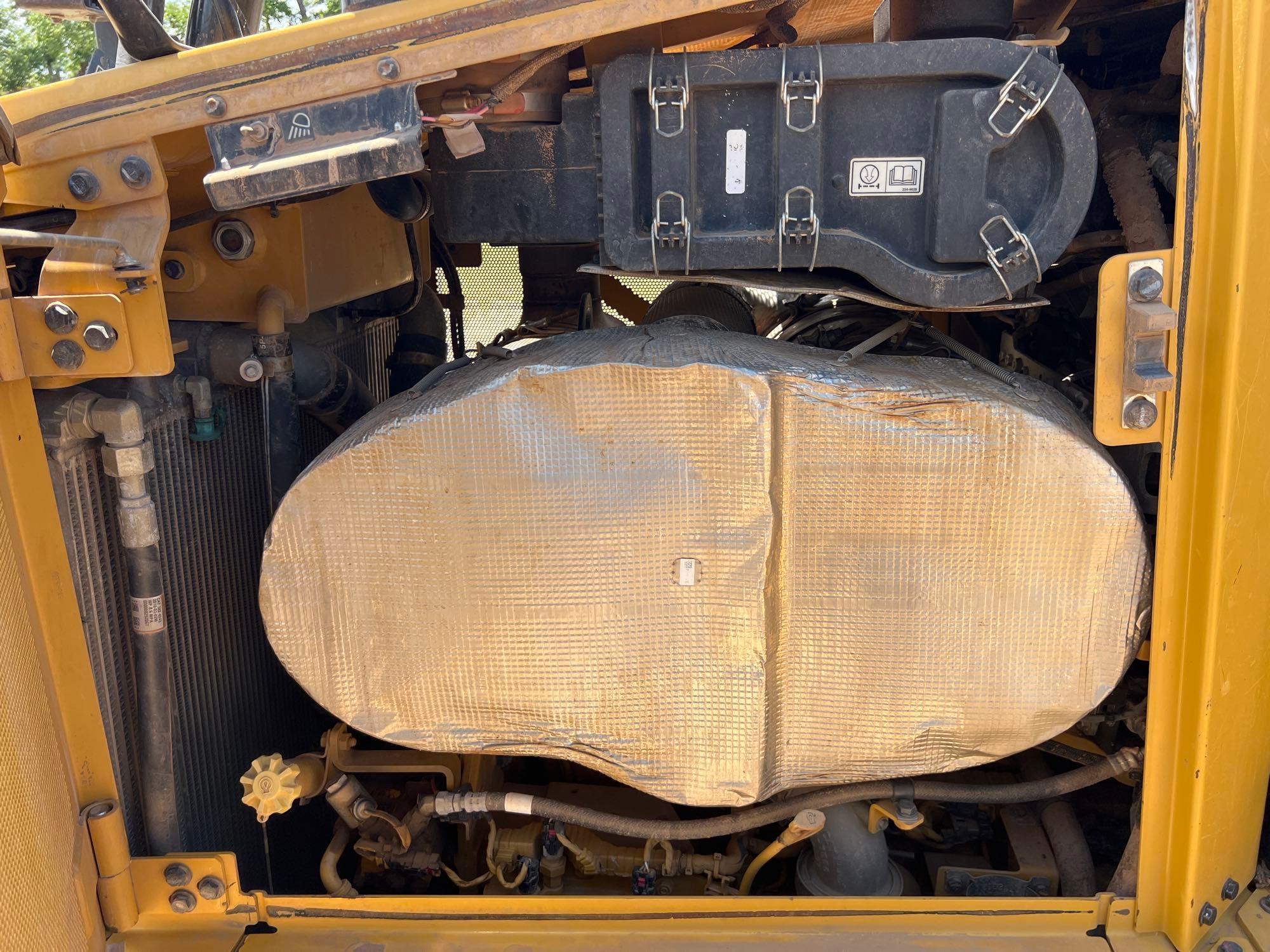 Caterpillar D6T XL