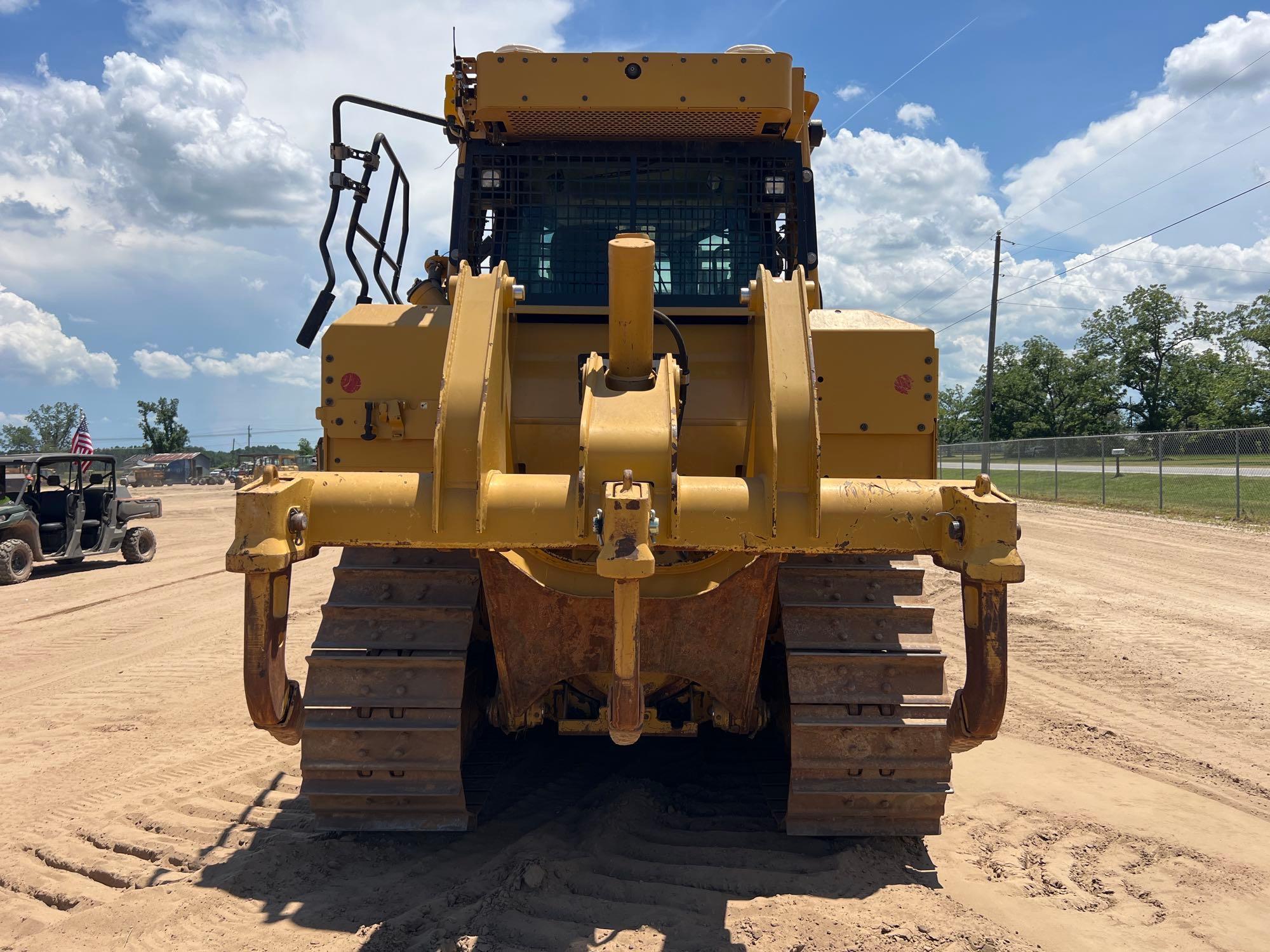 Caterpillar D6T XL