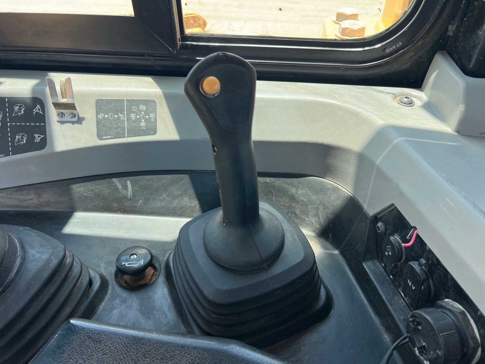 Caterpillar D6T XL