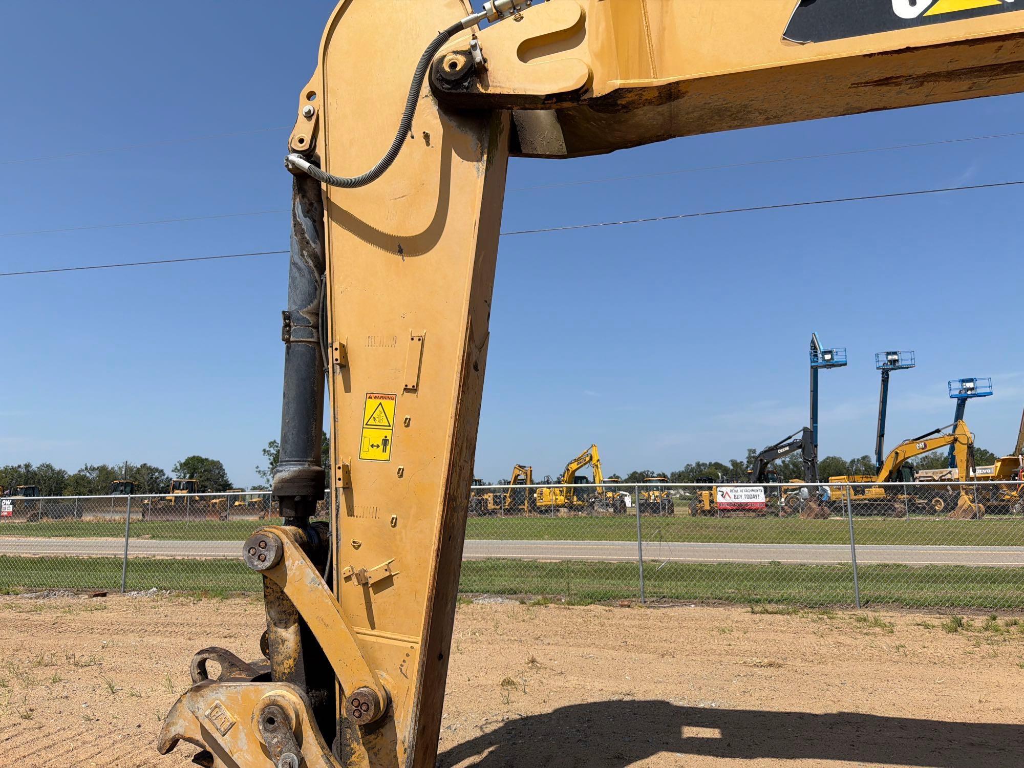 2016 Caterpillar 349FL