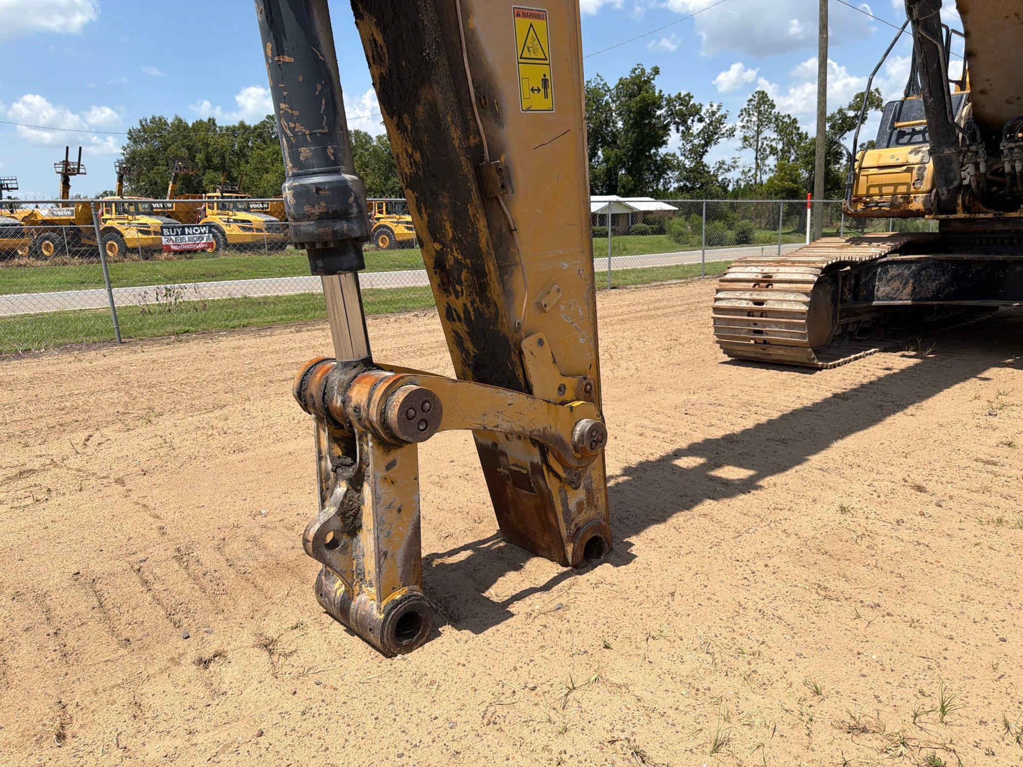 2022 Caterpillar 349