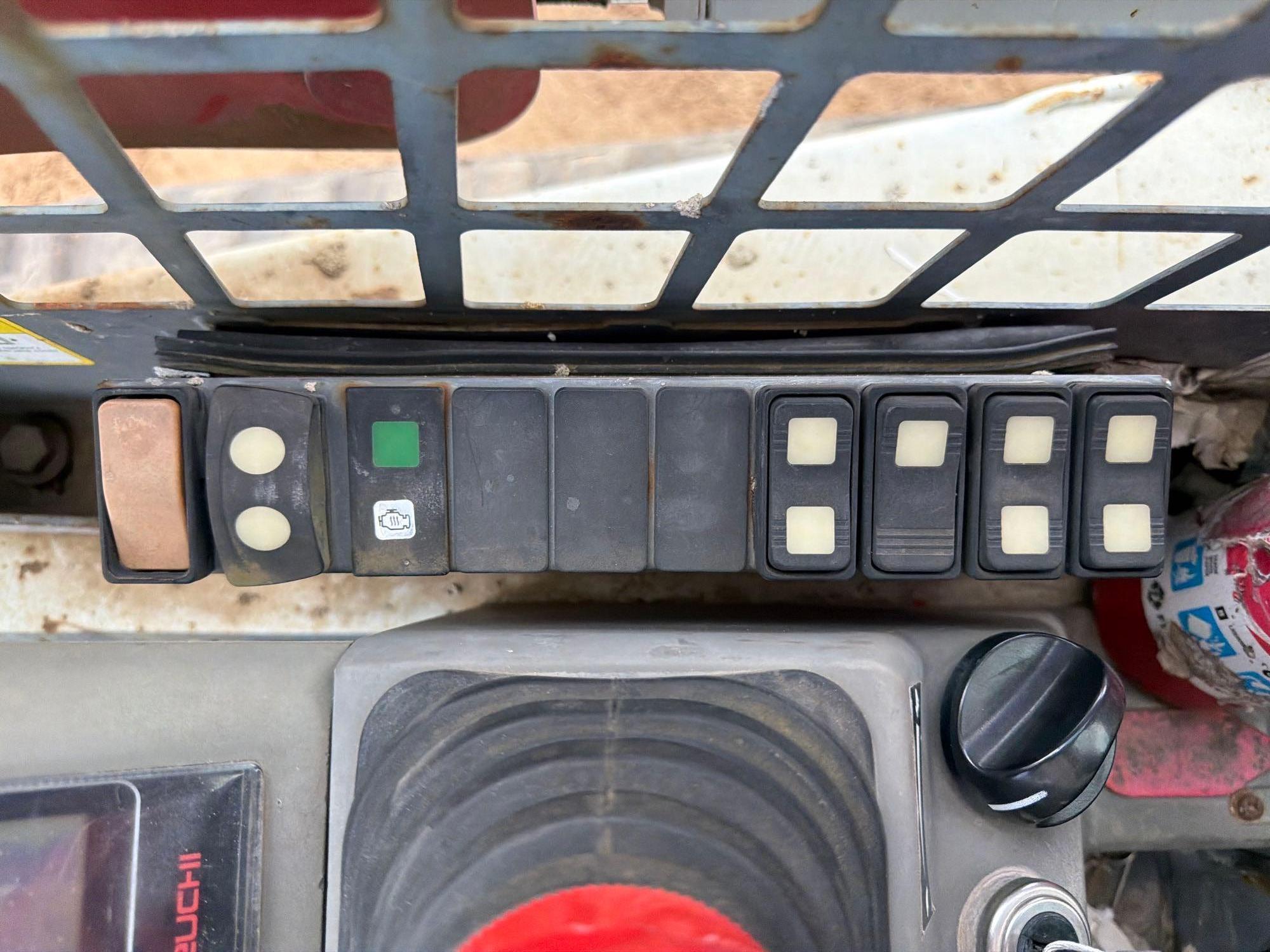 Takeuchi TL8