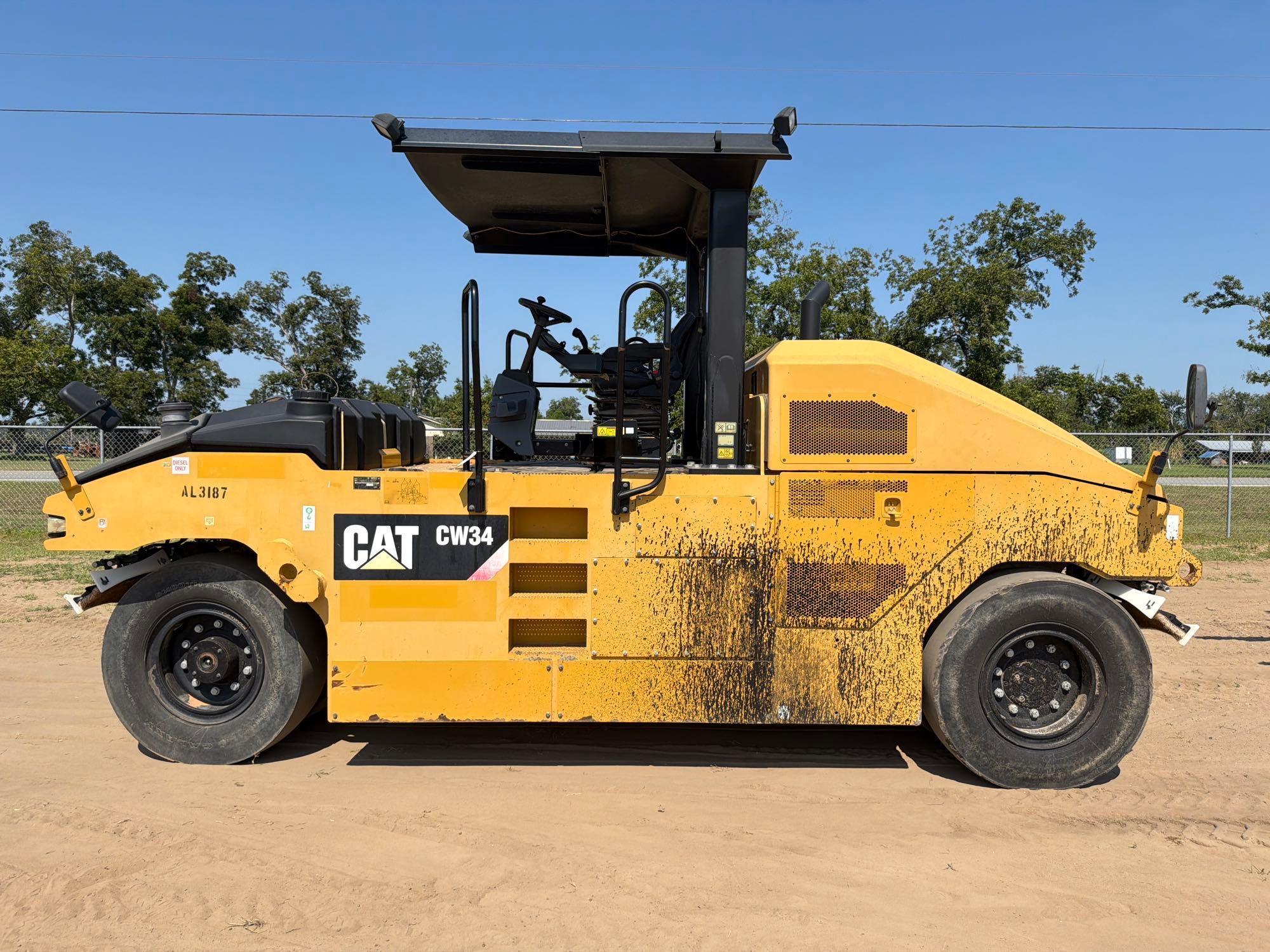 2017 Caterpillar CW34