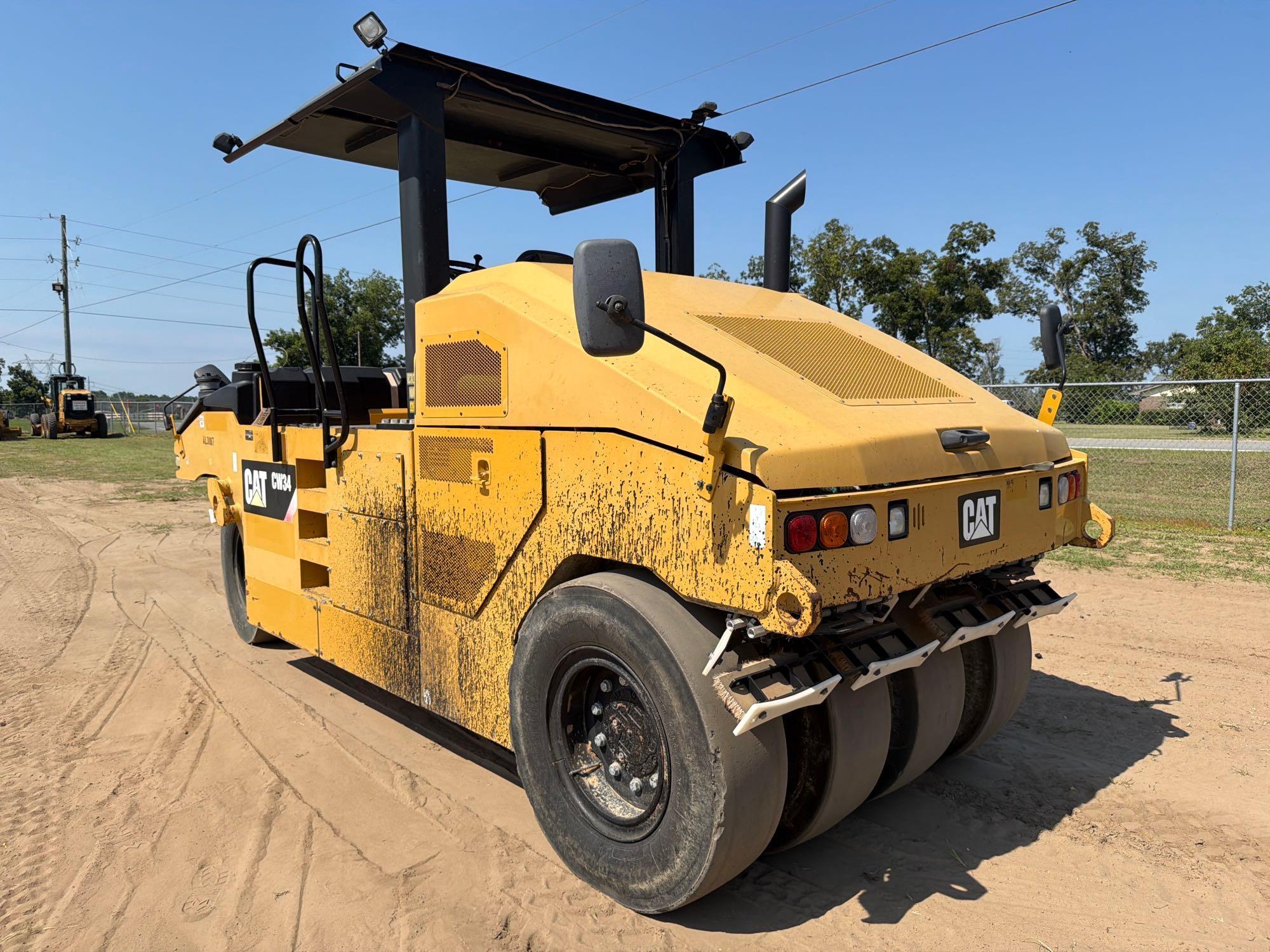 2017 Caterpillar CW34