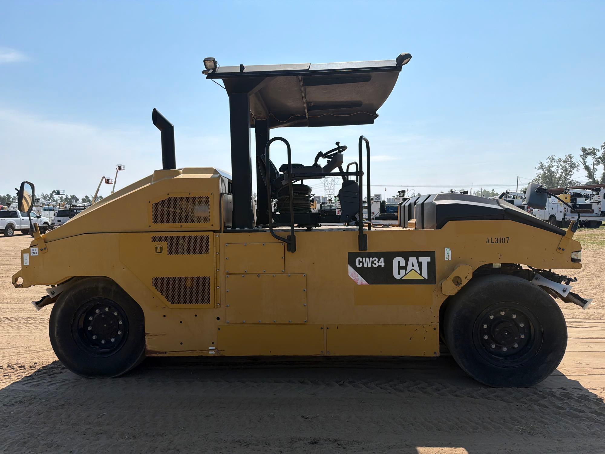 2017 Caterpillar CW34