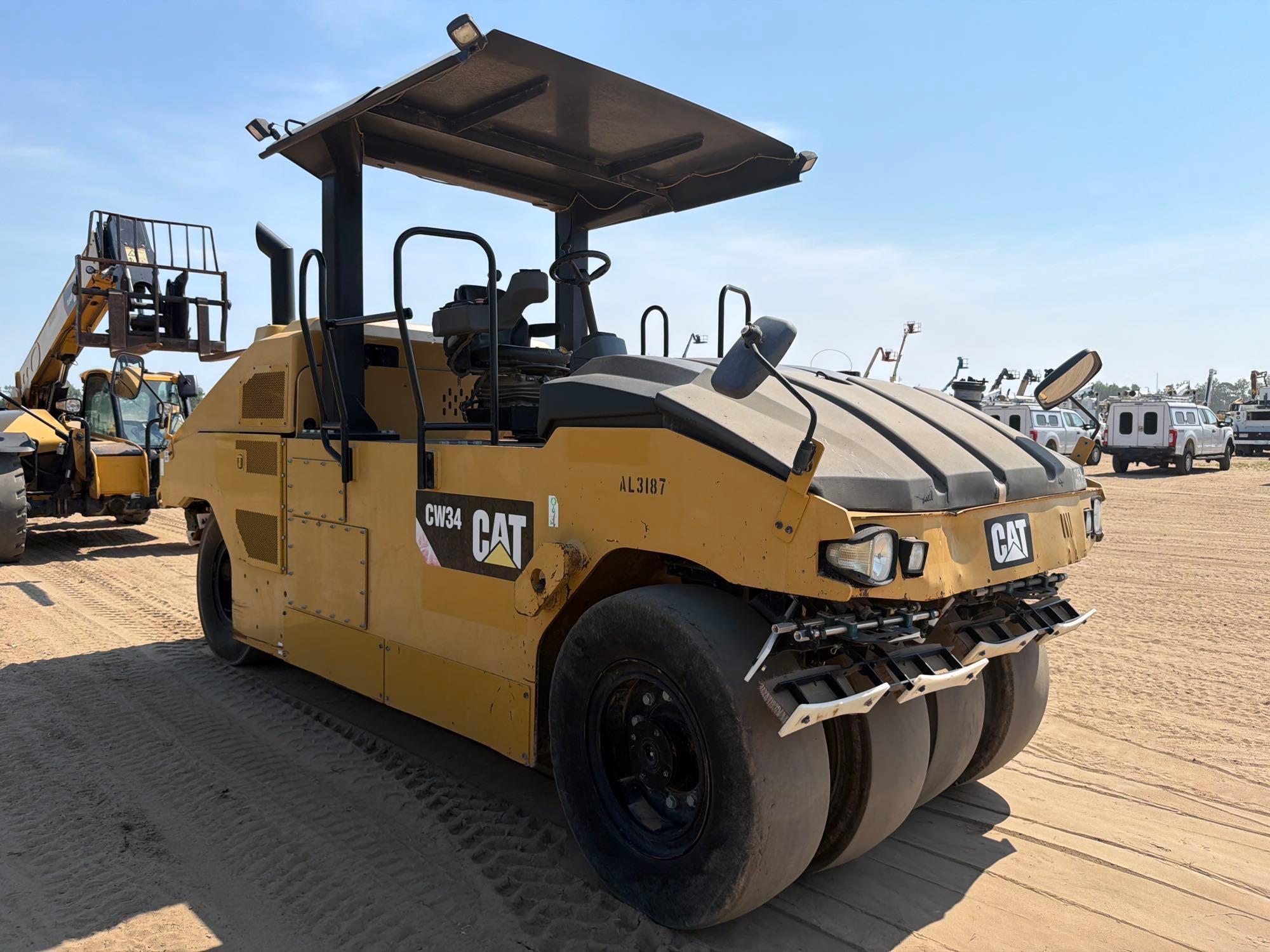 2017 Caterpillar CW34