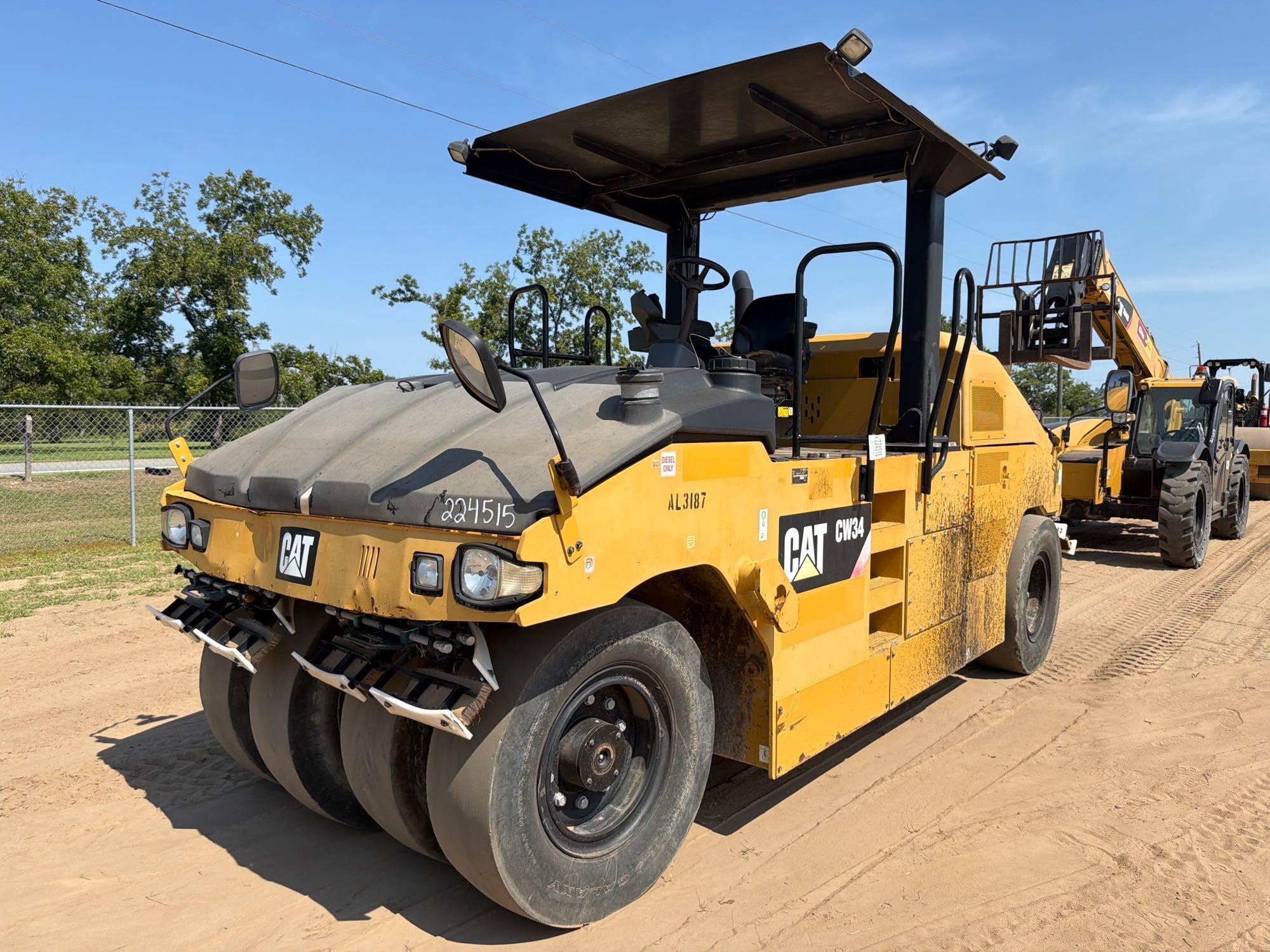 2017 Caterpillar CW34