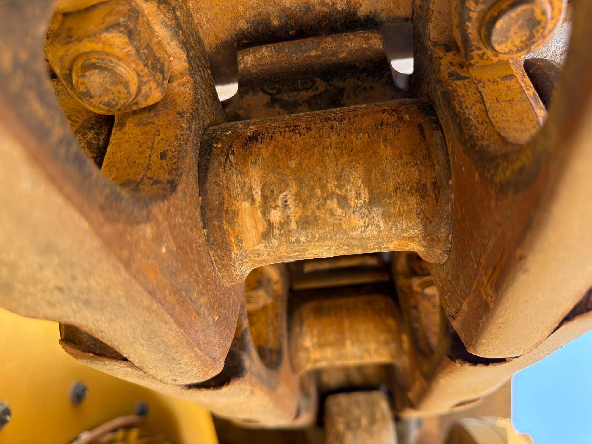 Caterpillar D6N XL