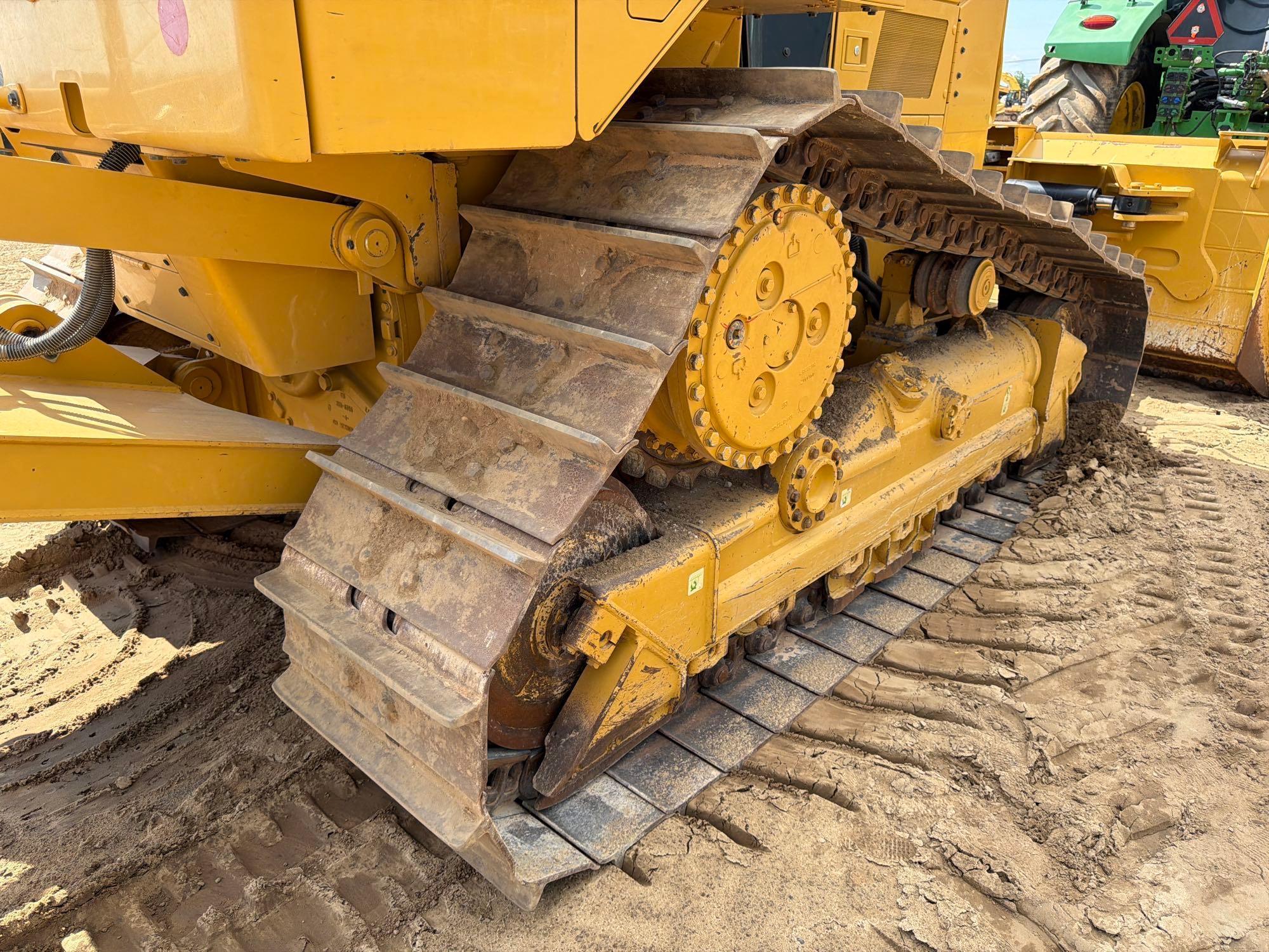 Caterpillar D6N XL