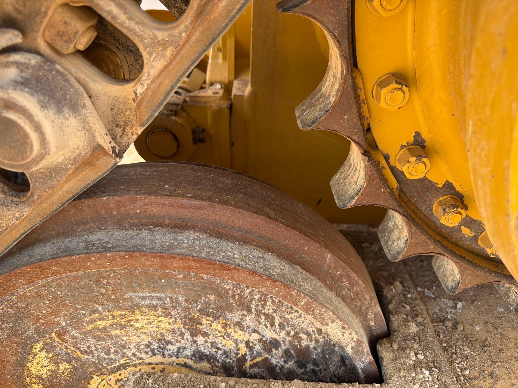 Caterpillar D6N XL