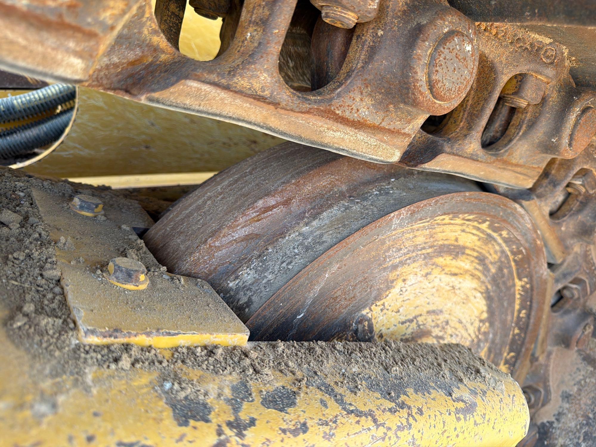 Caterpillar D6N XL