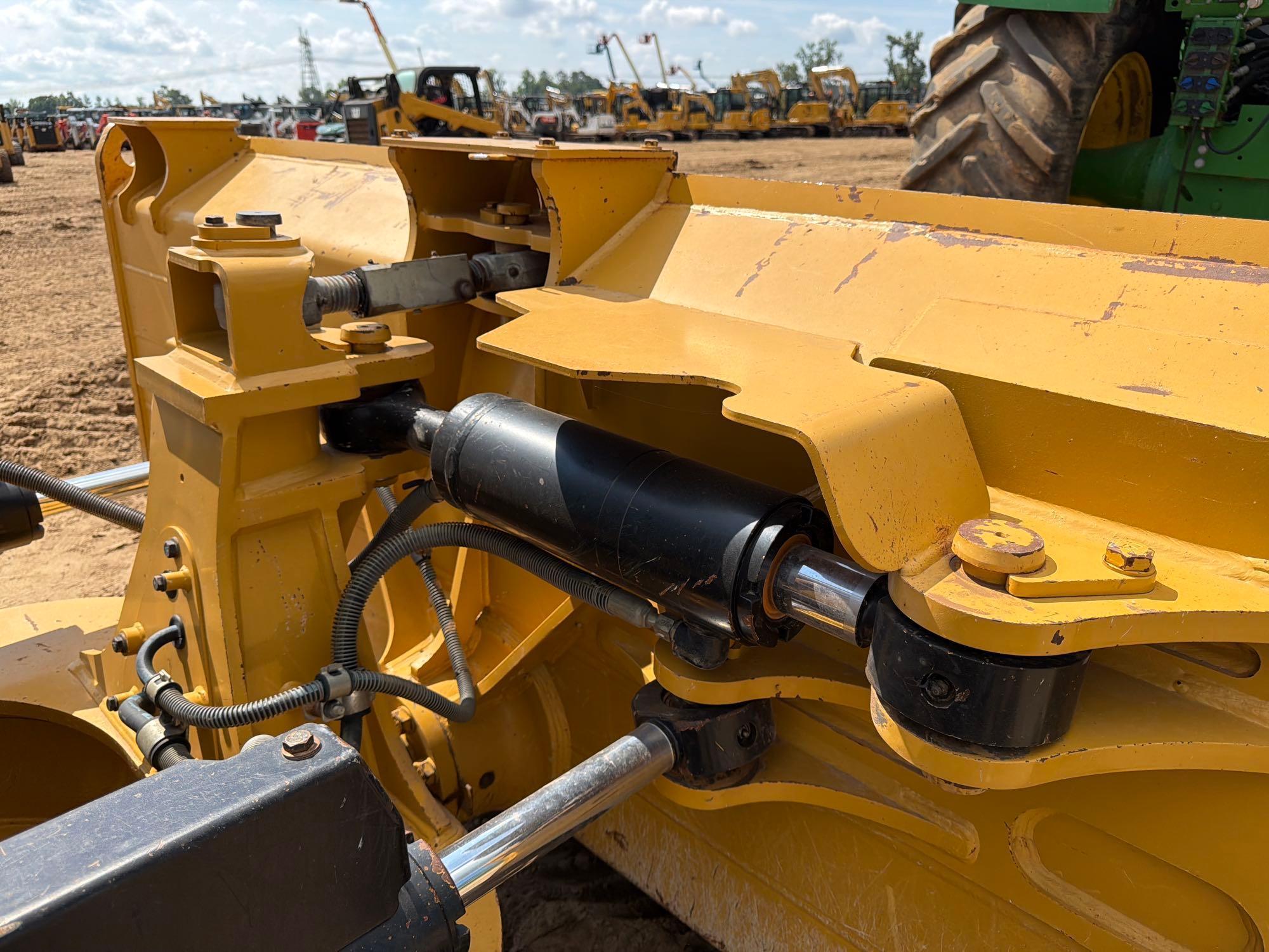 Caterpillar D6N XL
