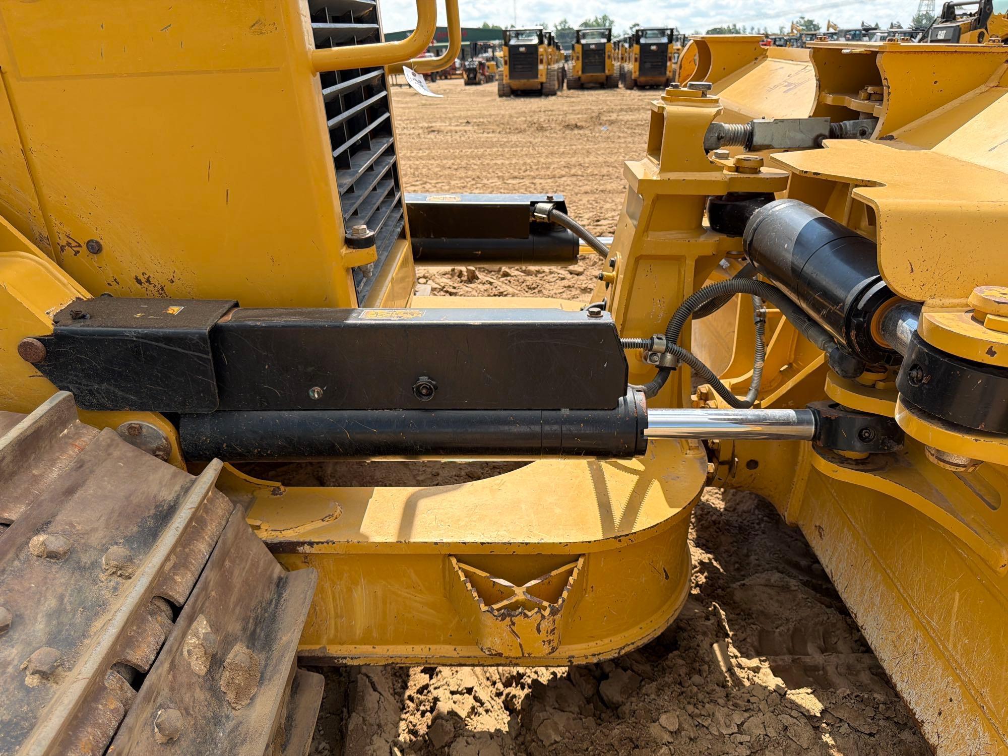 Caterpillar D6N XL