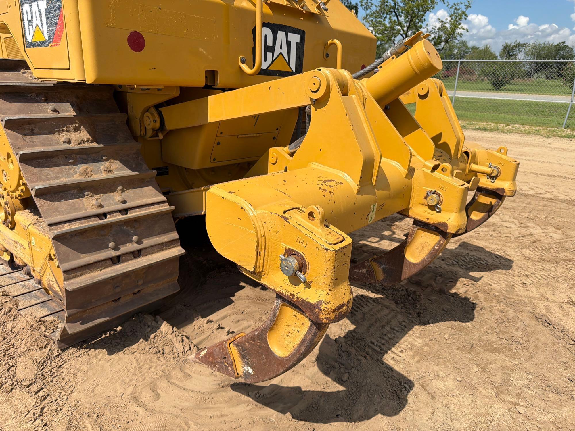Caterpillar D6N XL