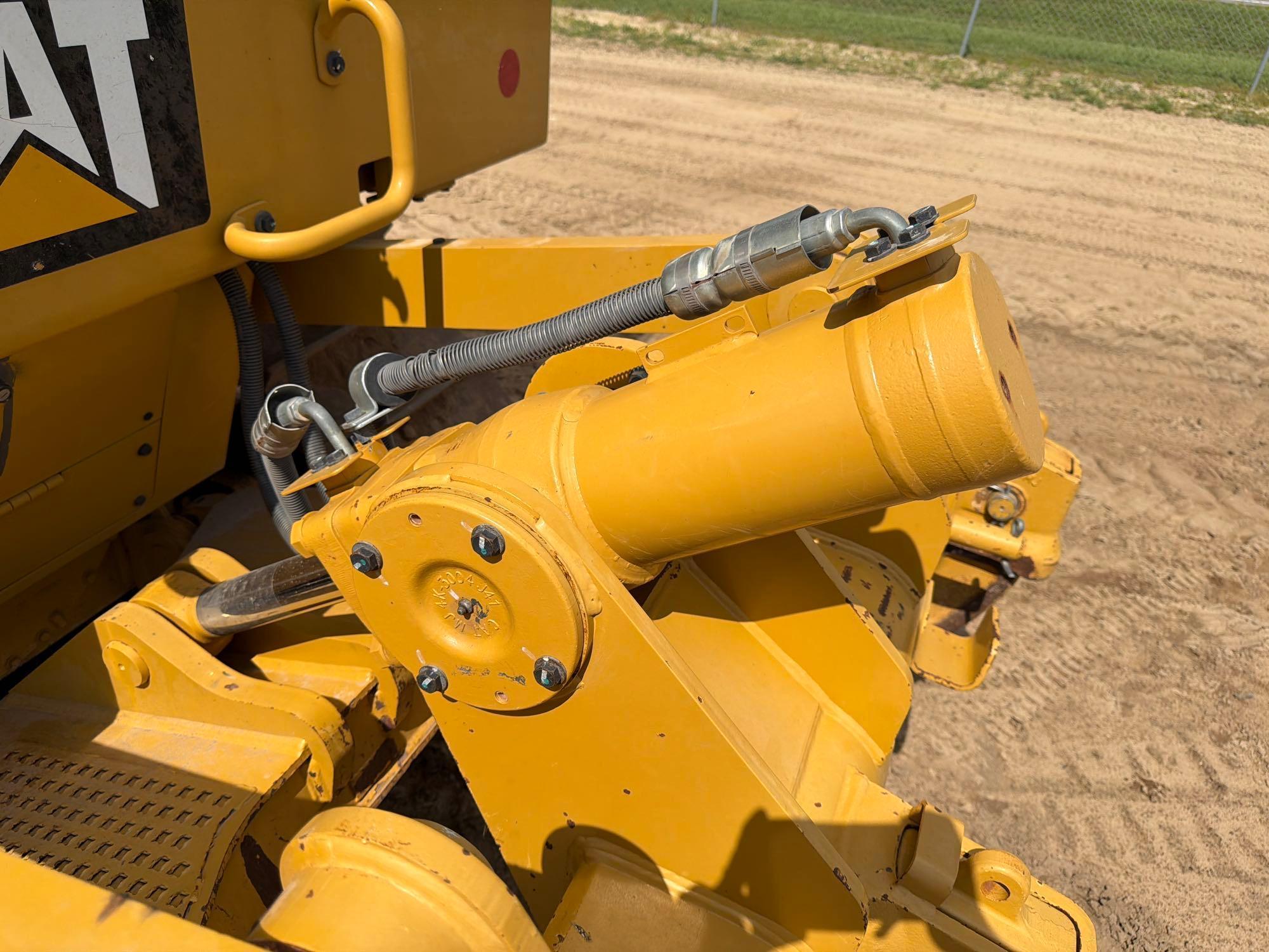 Caterpillar D6N XL