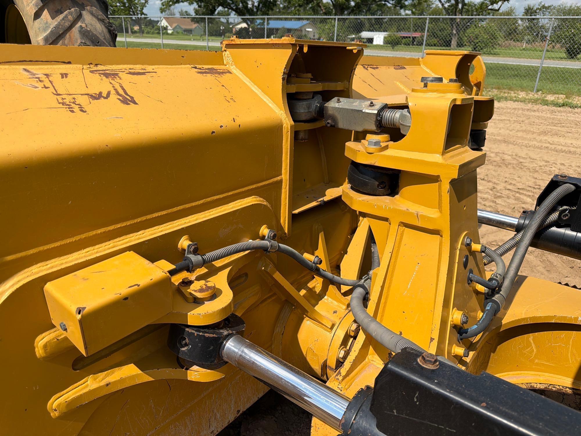 Caterpillar D6N XL