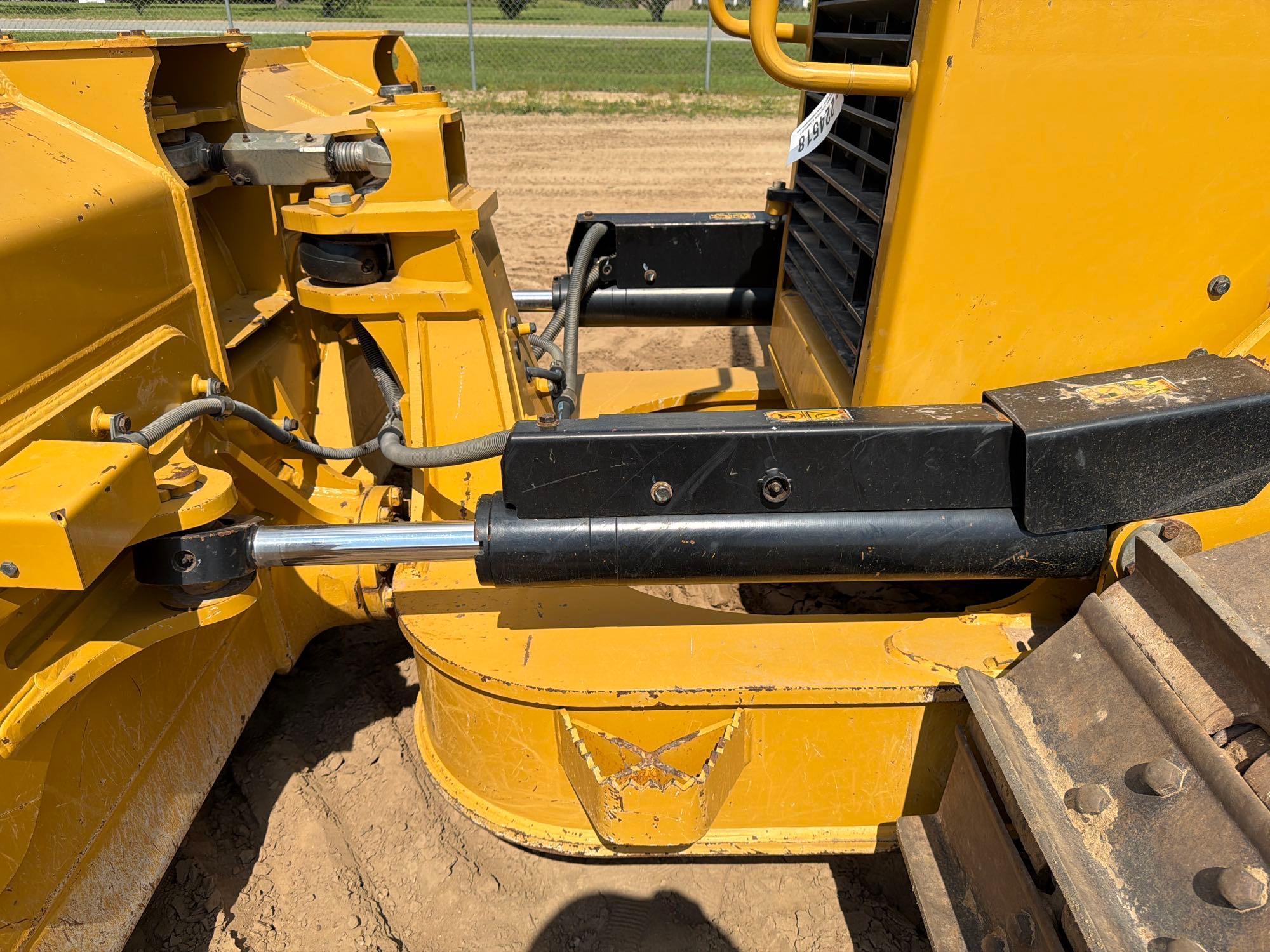 Caterpillar D6N XL