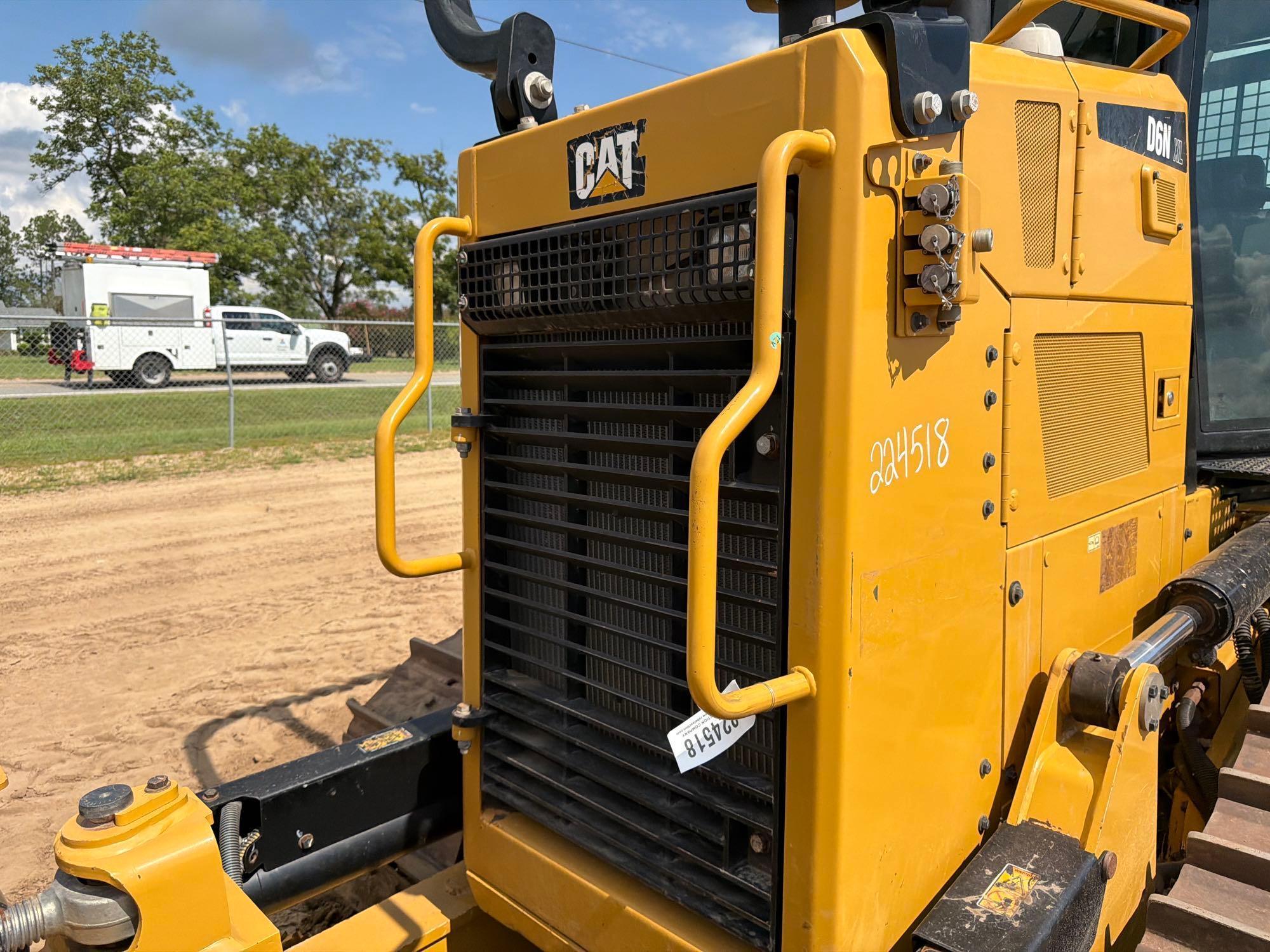 Caterpillar D6N XL