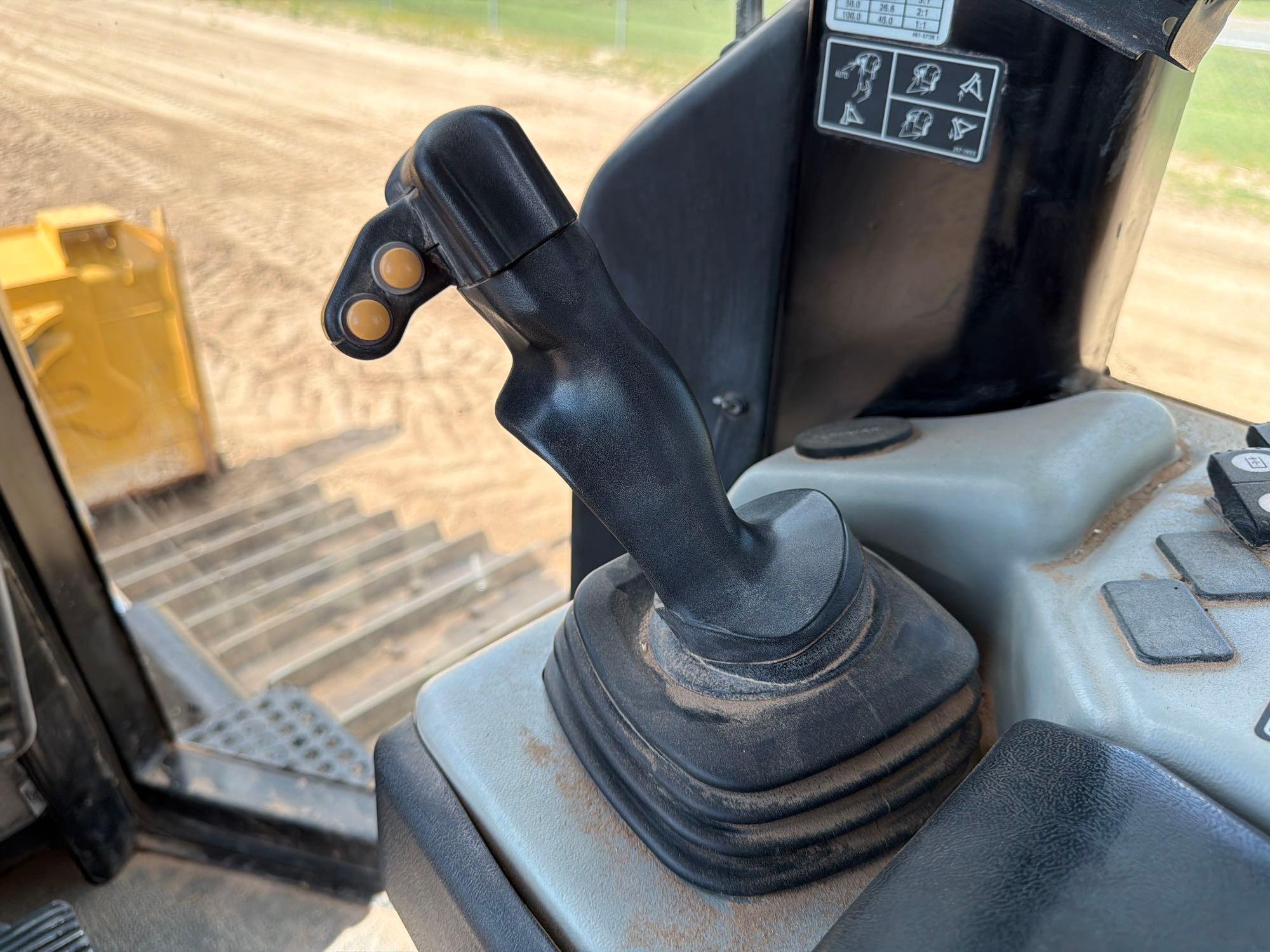 Caterpillar D6N XL