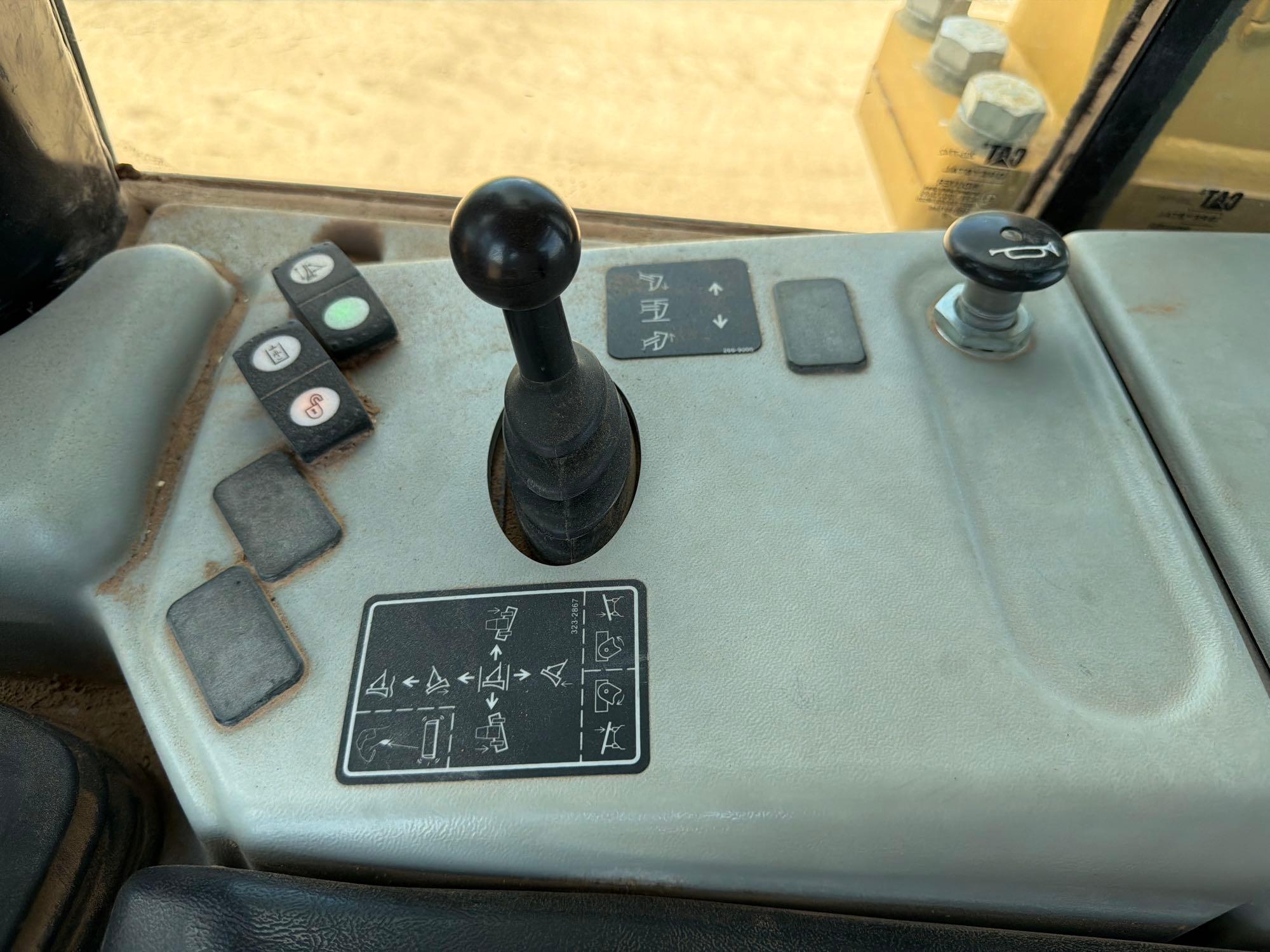 Caterpillar D6N XL