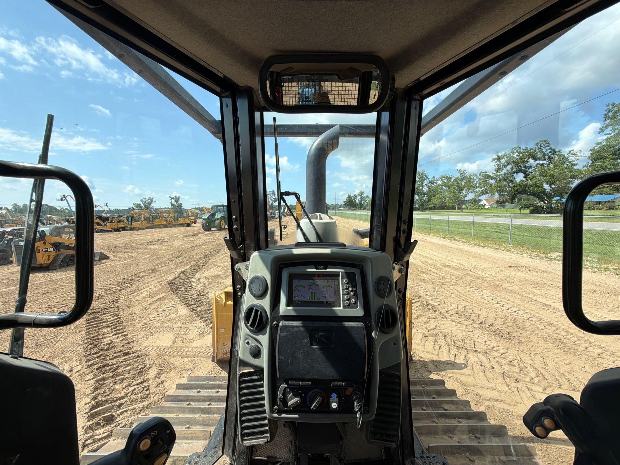 Caterpillar D6N XL