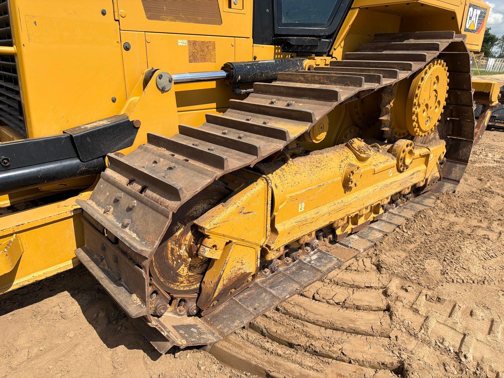 Caterpillar D6N XL