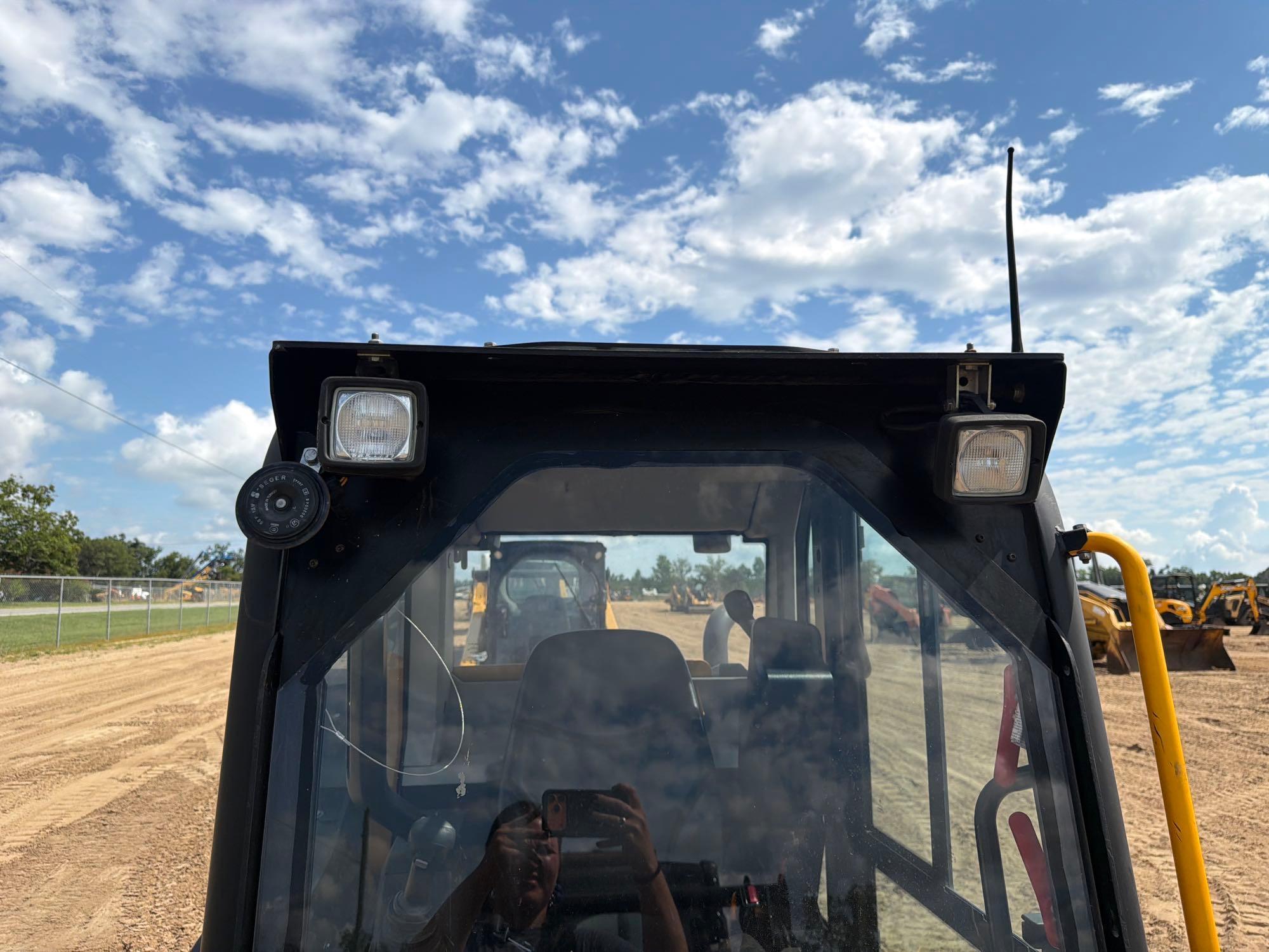 2022 JCB 270