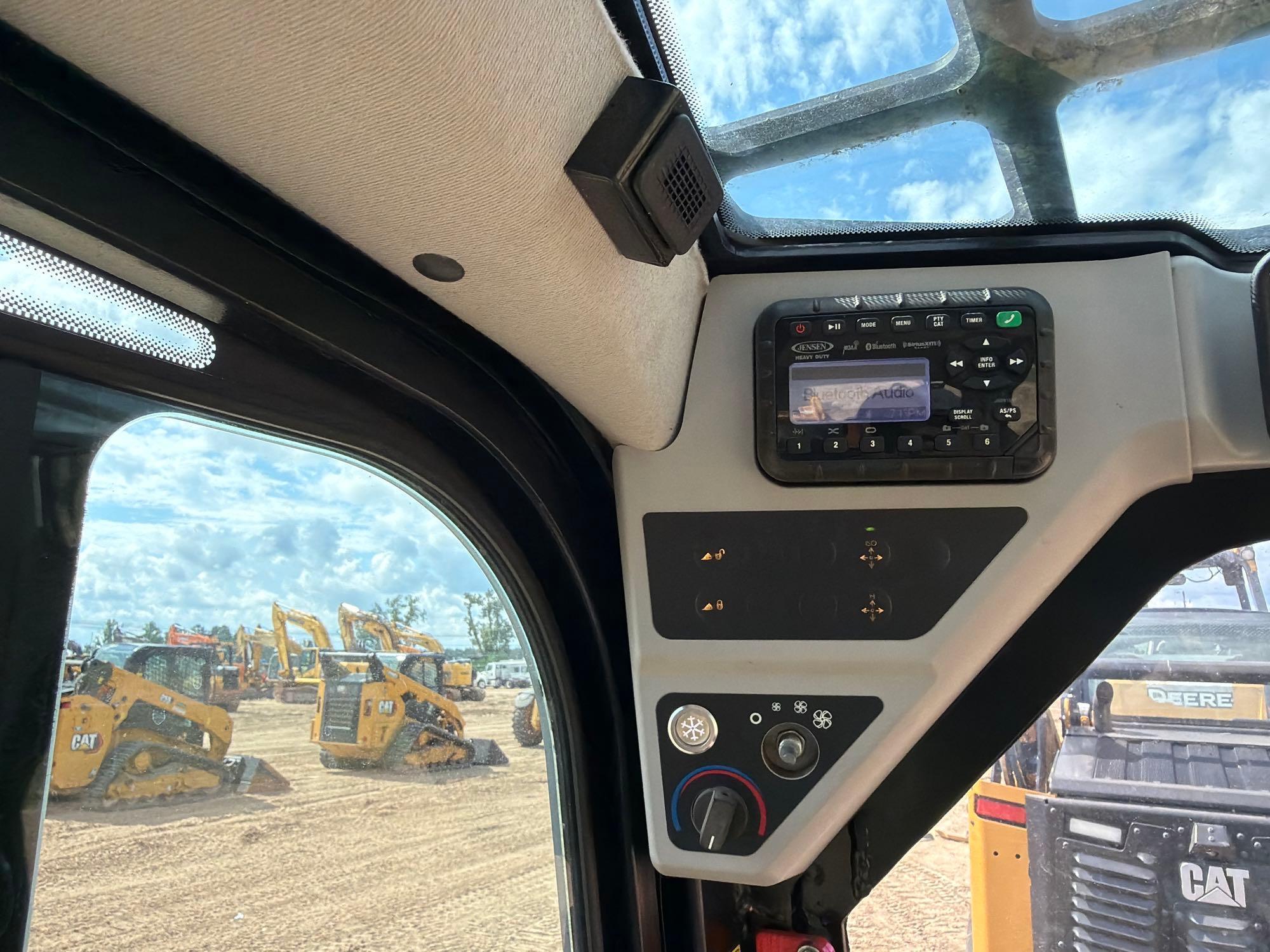 2022 JCB 270