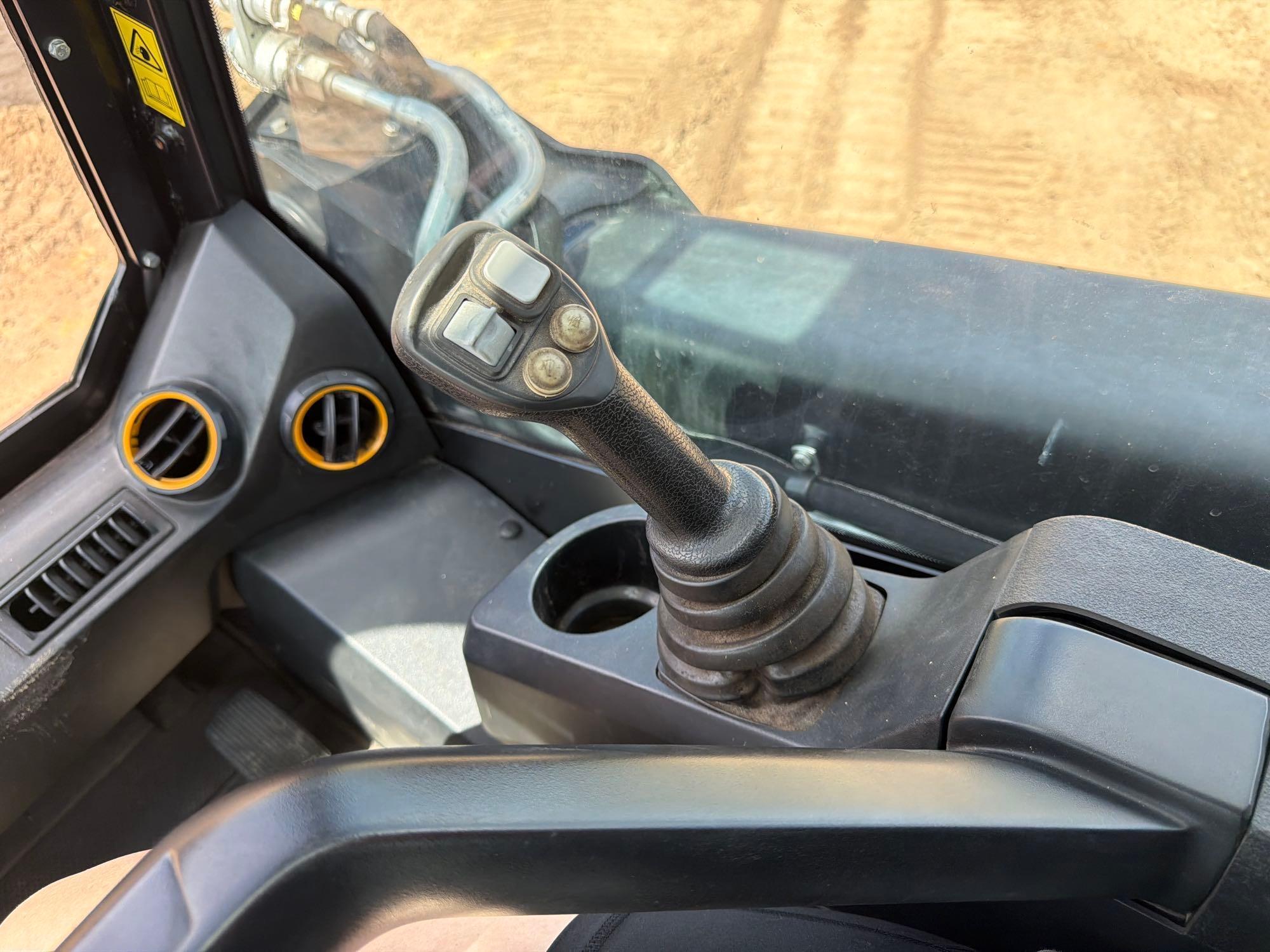 2022 JCB 270