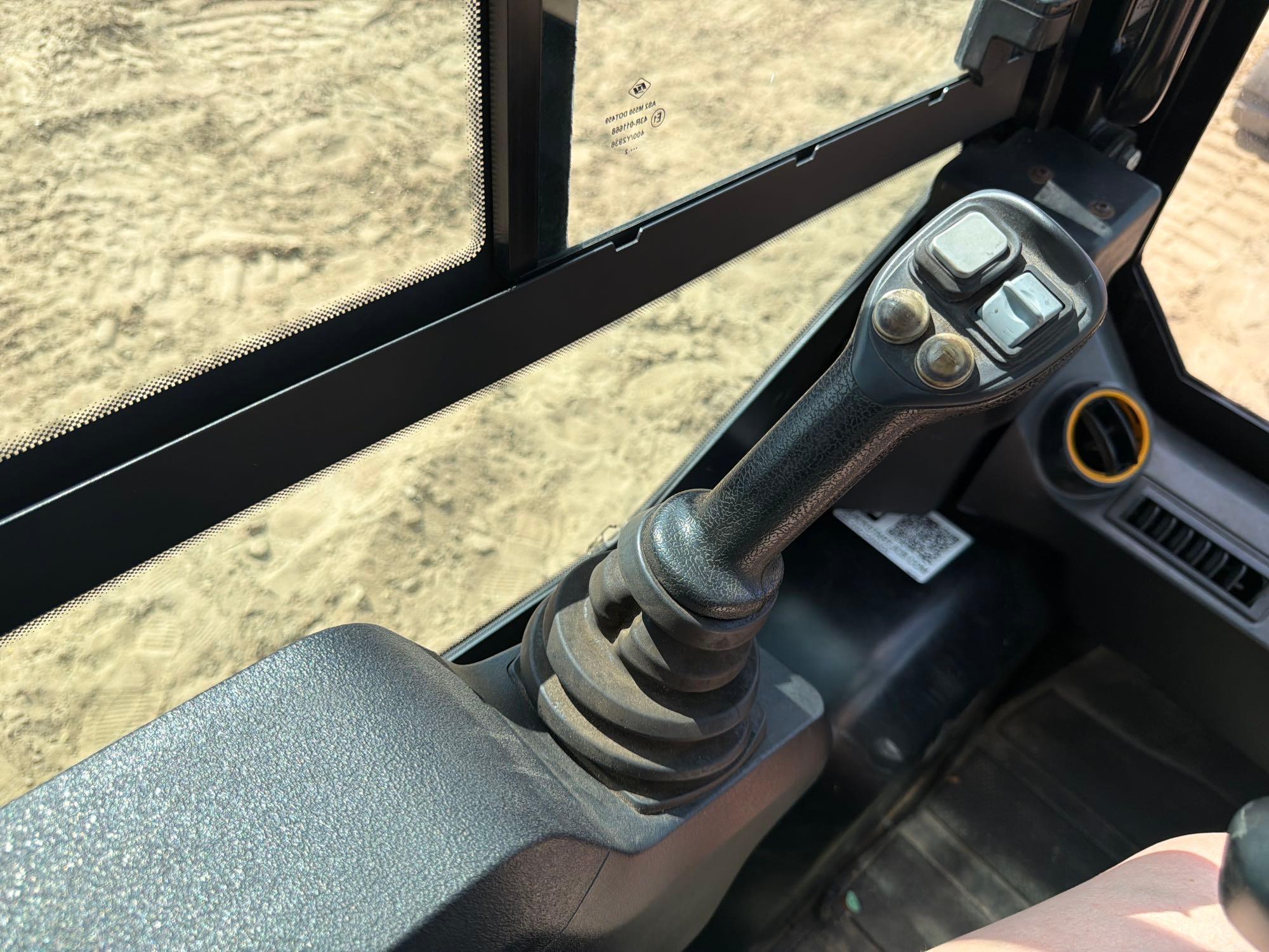2022 JCB 270