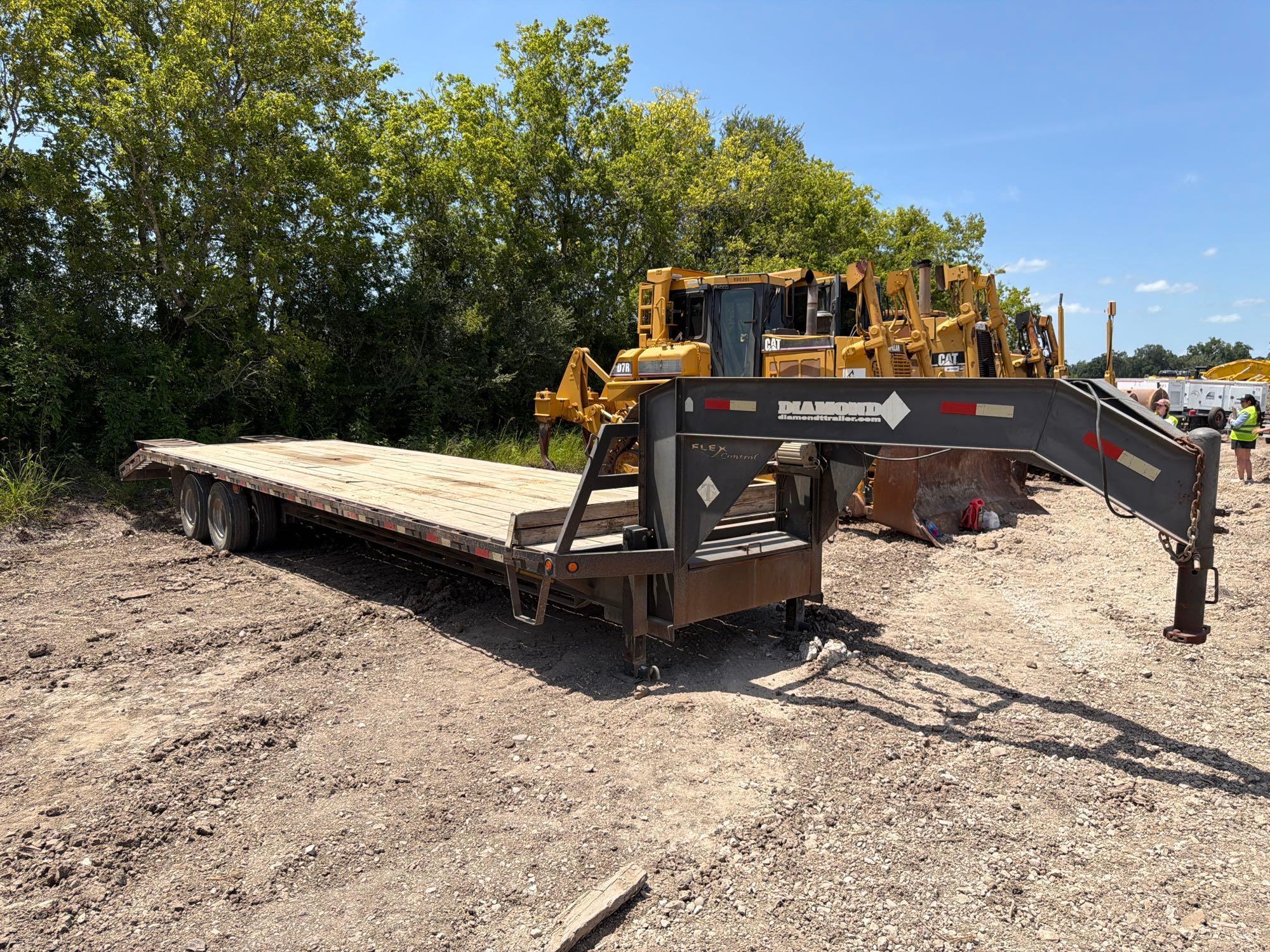 2015 DIAMOND T 10234DFF GOOSENECK TRAILER