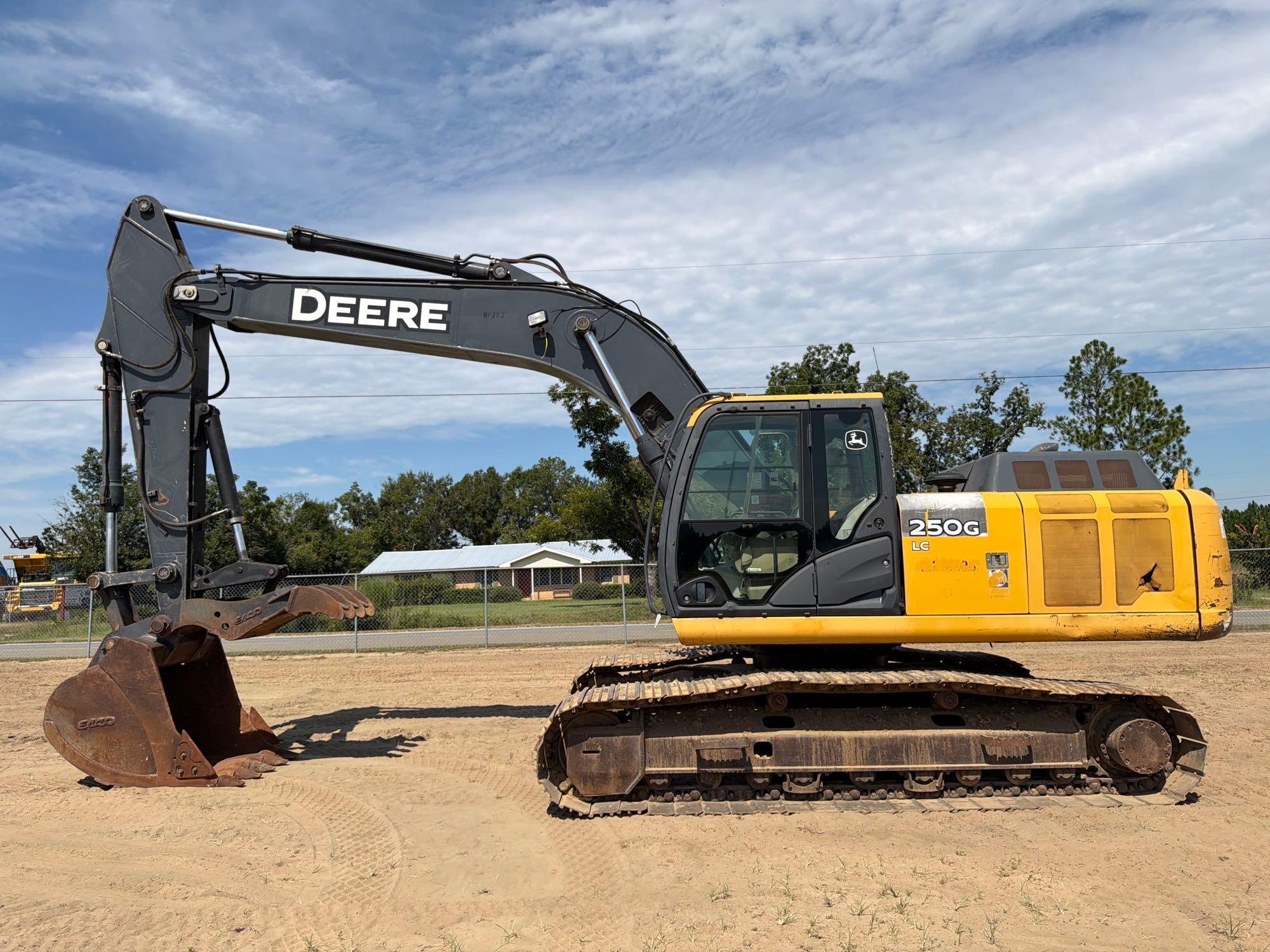 Photo of John Deere 250G